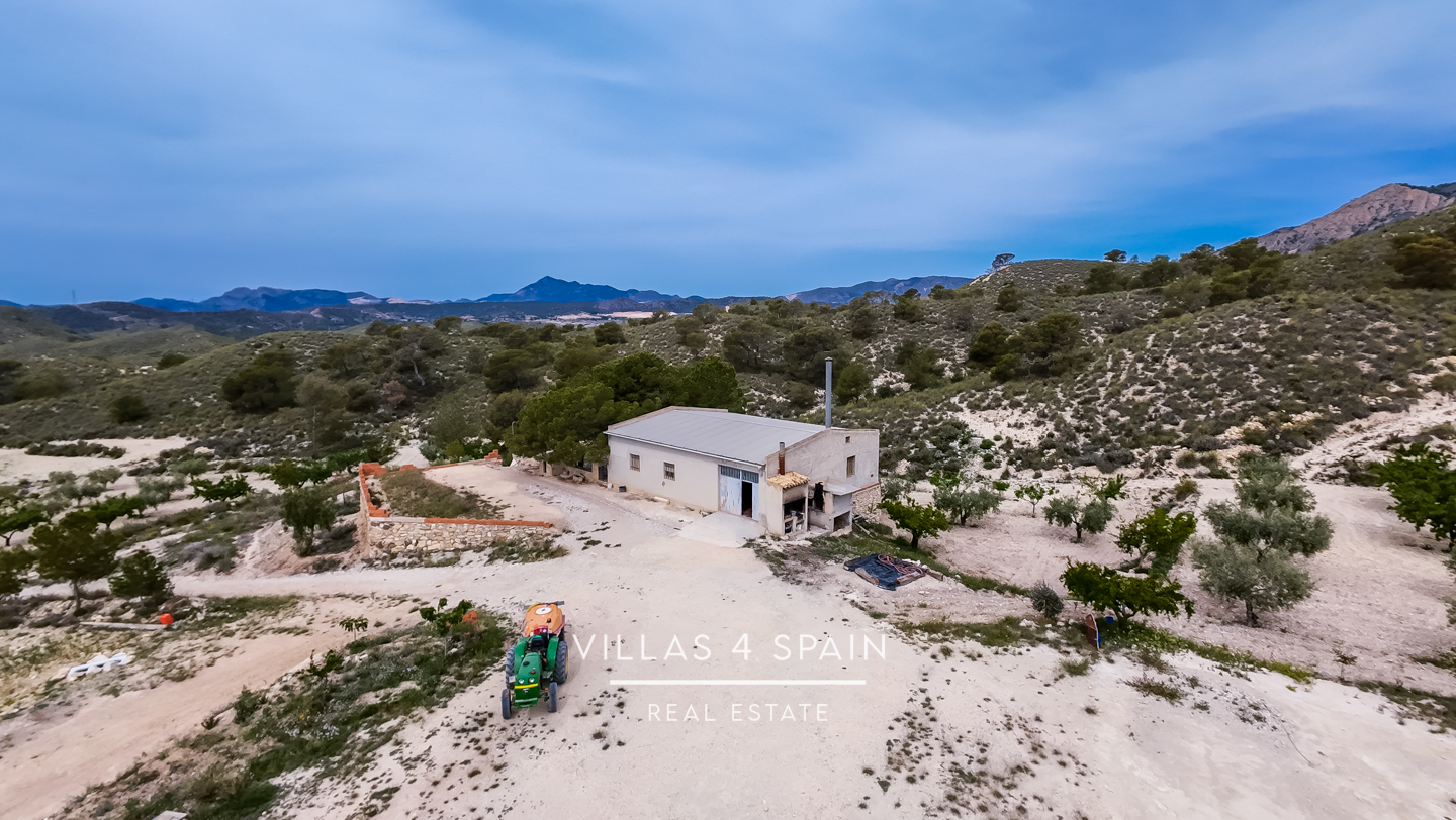 Resale - Land with warehouse for sale in Barinas - RM410 - Murcia Resale - Land with warehouse for sale in Barinas - RM410 - Murcia