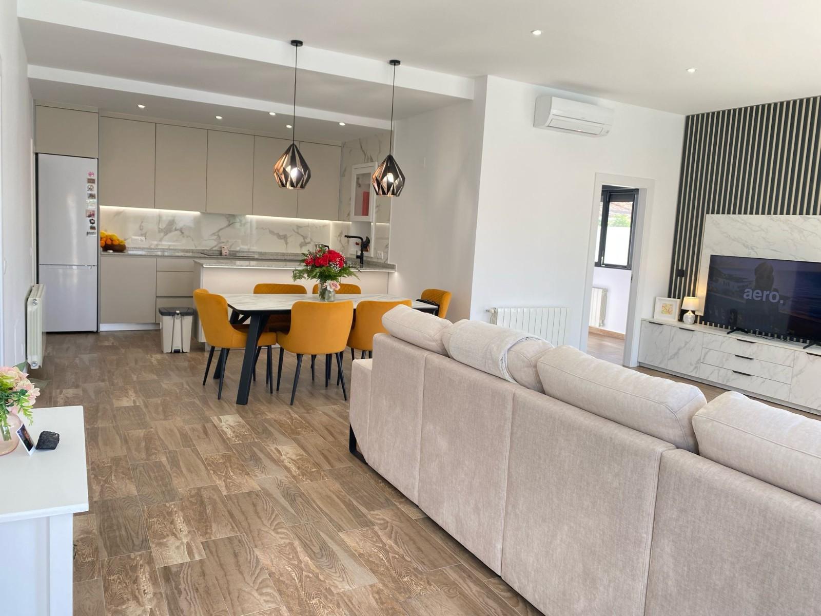 Resale - 3 Bedroom 3 Bathroom Chalet in Orihuela Costa - Villamartin - Alicante Resale - 3 Bedroom 3 Bathroom Chalet in Orihuela Costa - Villamartin - Alicante