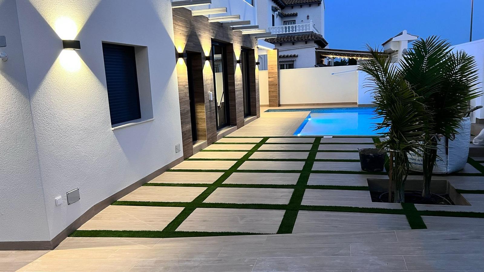 Resale - 3 Bedroom 3 Bathroom Chalet in Orihuela Costa - Villamartin - Alicante Resale - 3 Bedroom 3 Bathroom Chalet in Orihuela Costa - Villamartin - Alicante
