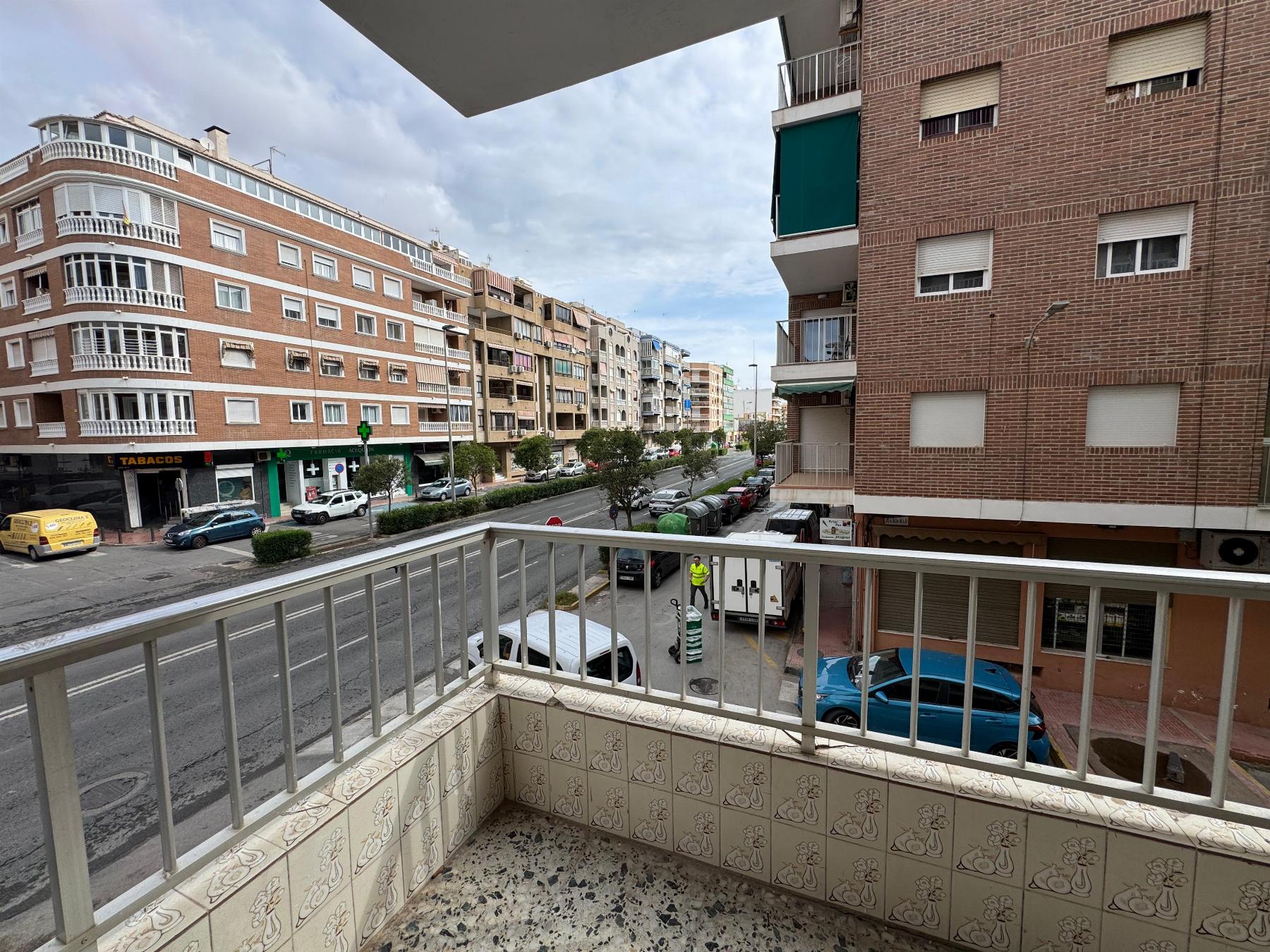 Resale - 3 Bedroom 2 Bathroom Apartamento in Torrevieja - Playa del Acequión - Alicante Resale - 3 Bedroom 2 Bathroom Apartamento in Torrevieja - Playa del Acequión - Alicante