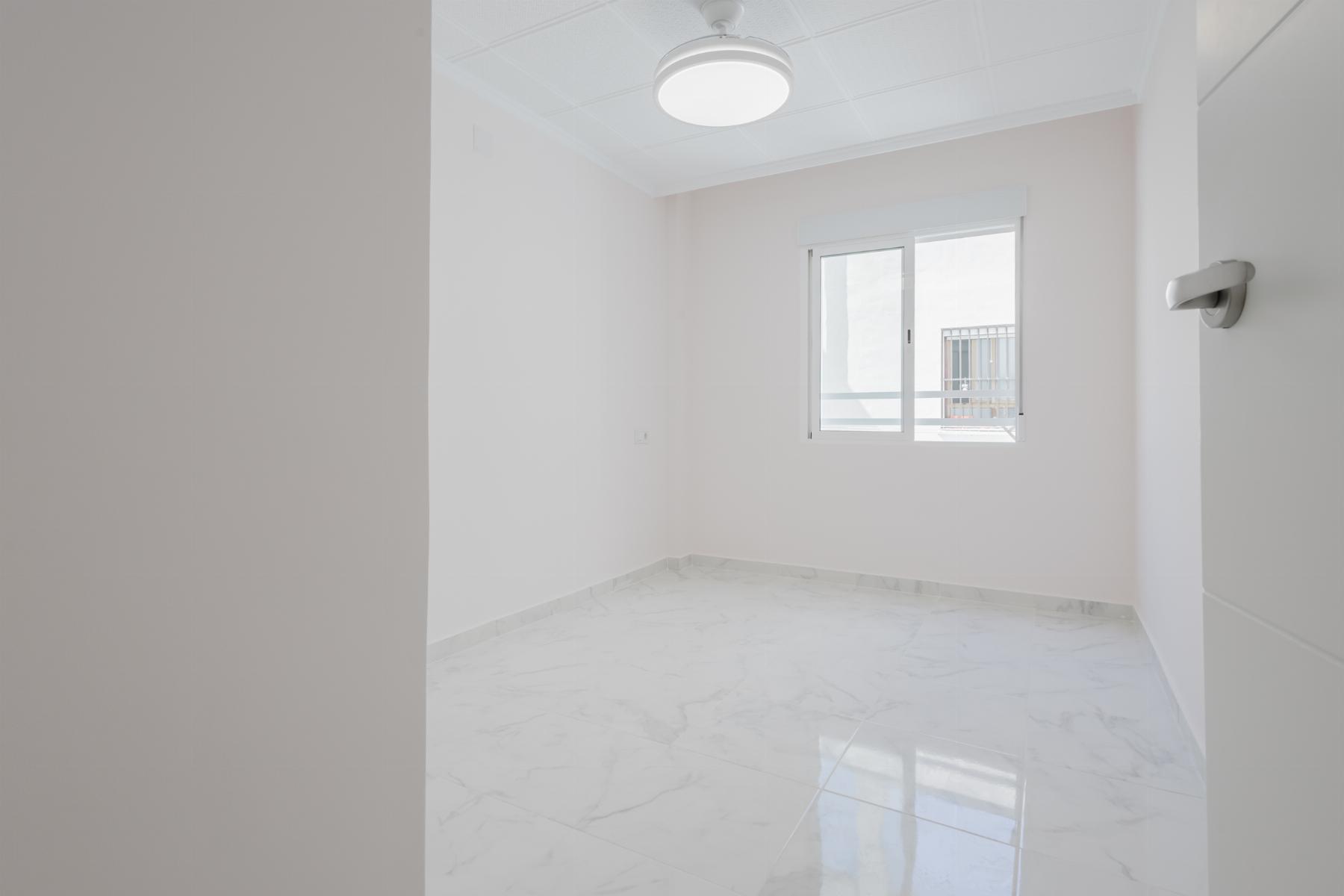 Resale - 3 Bedroom 3 Bathroom Apartamento in Torrevieja - Playa de La Acequion - Alicante Resale - 3 Bedroom 3 Bathroom Apartamento in Torrevieja - Playa de La Acequion - Alicante