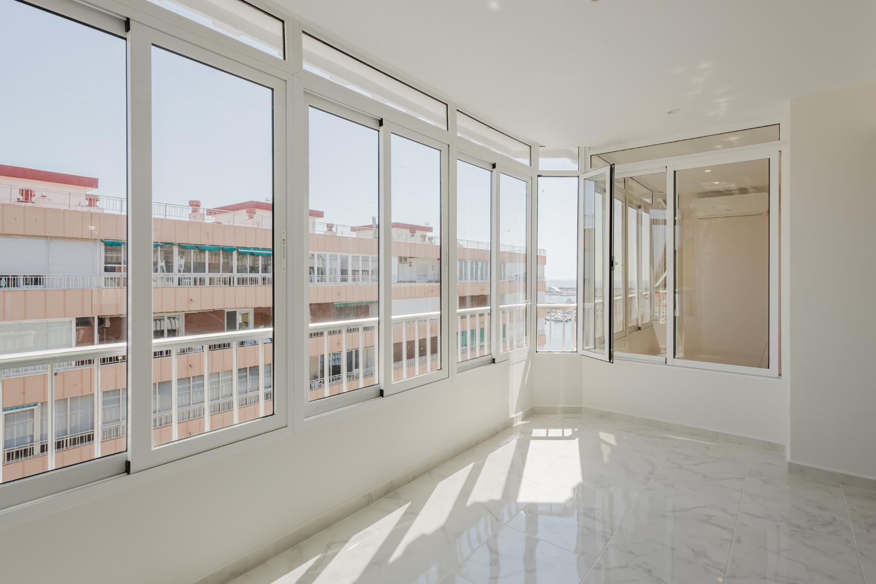 Resale - 3 Bedroom 3 Bathroom Apartamento in Torrevieja - Playa de La Acequion - Alicante Resale - 3 Bedroom 3 Bathroom Apartamento in Torrevieja - Playa de La Acequion - Alicante