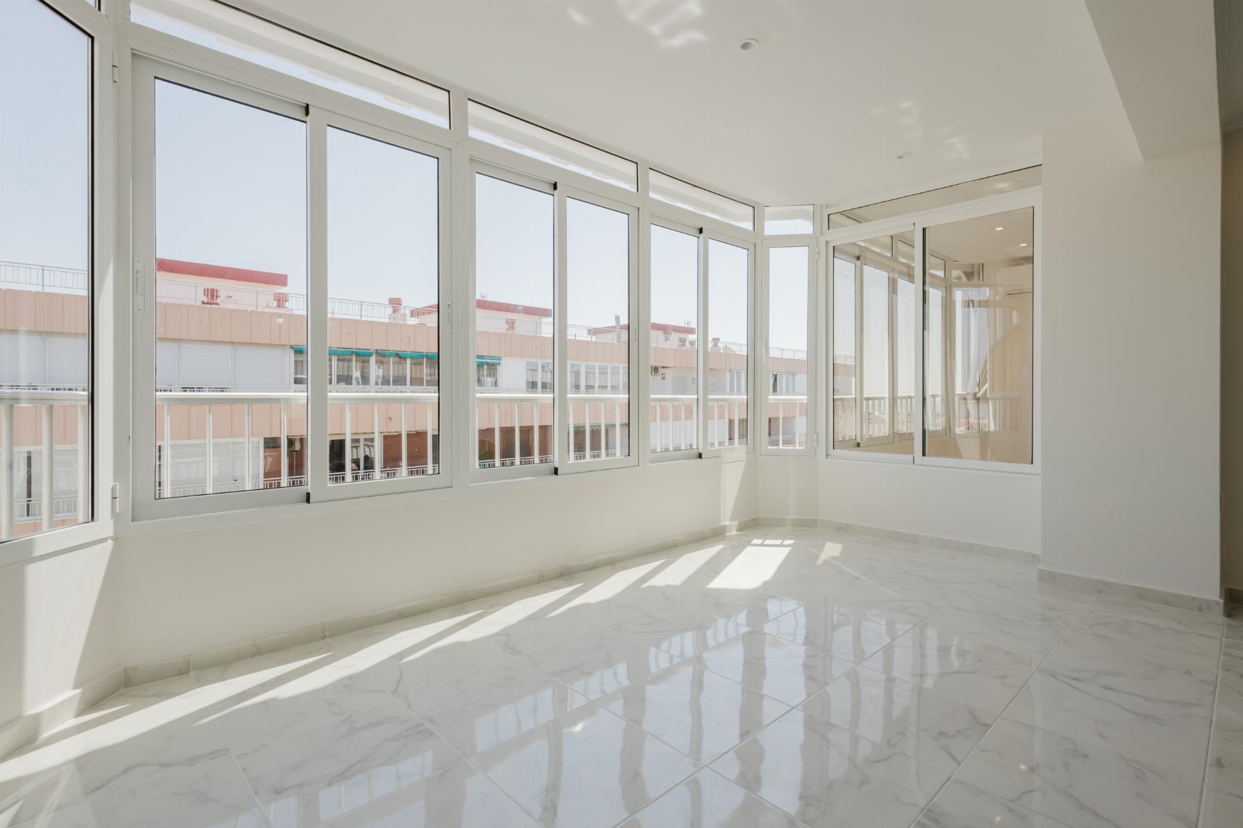 Resale - 3 Bedroom 3 Bathroom Apartamento in Torrevieja - Playa de La Acequion - Alicante Resale - 3 Bedroom 3 Bathroom Apartamento in Torrevieja - Playa de La Acequion - Alicante