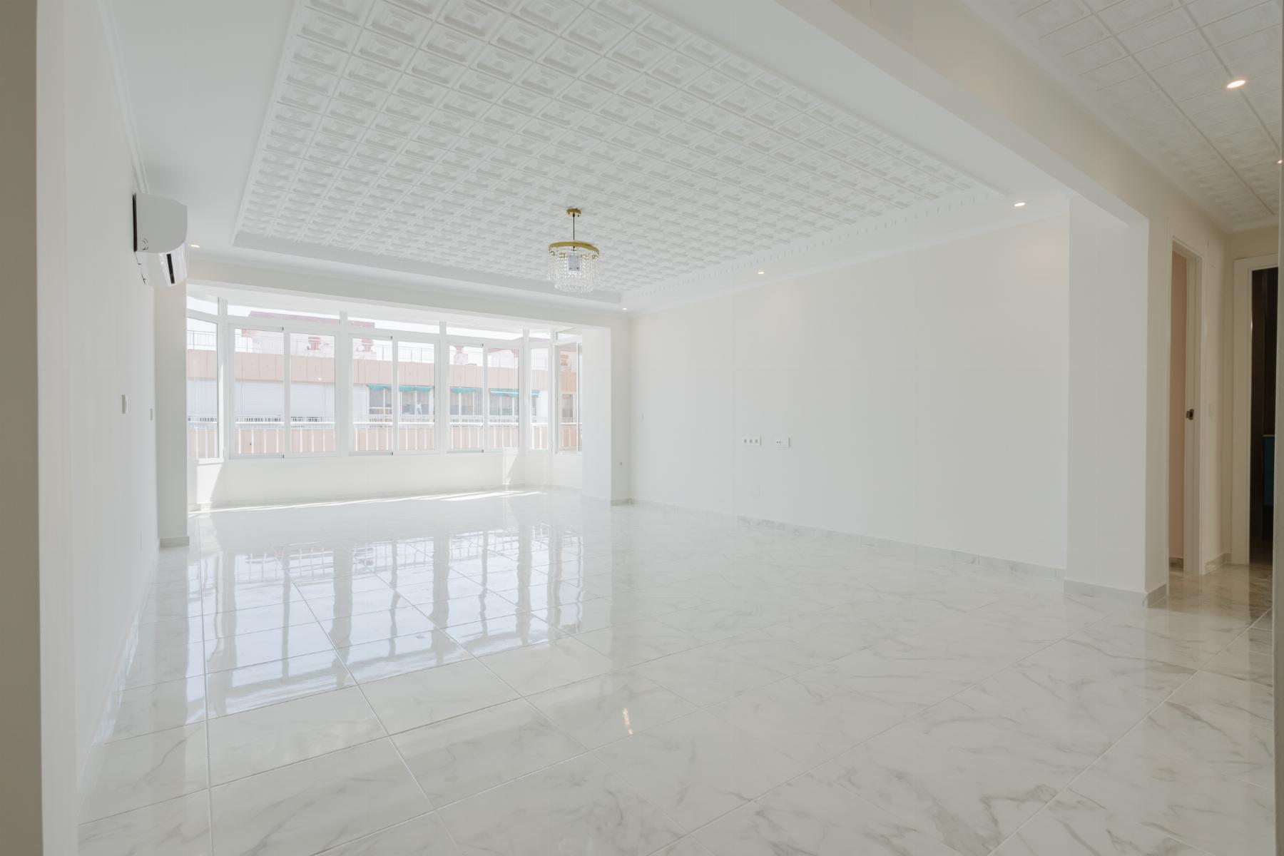 Resale - 3 Bedroom 3 Bathroom Apartamento in Torrevieja - Playa de La Acequion - Alicante Resale - 3 Bedroom 3 Bathroom Apartamento in Torrevieja - Playa de La Acequion - Alicante