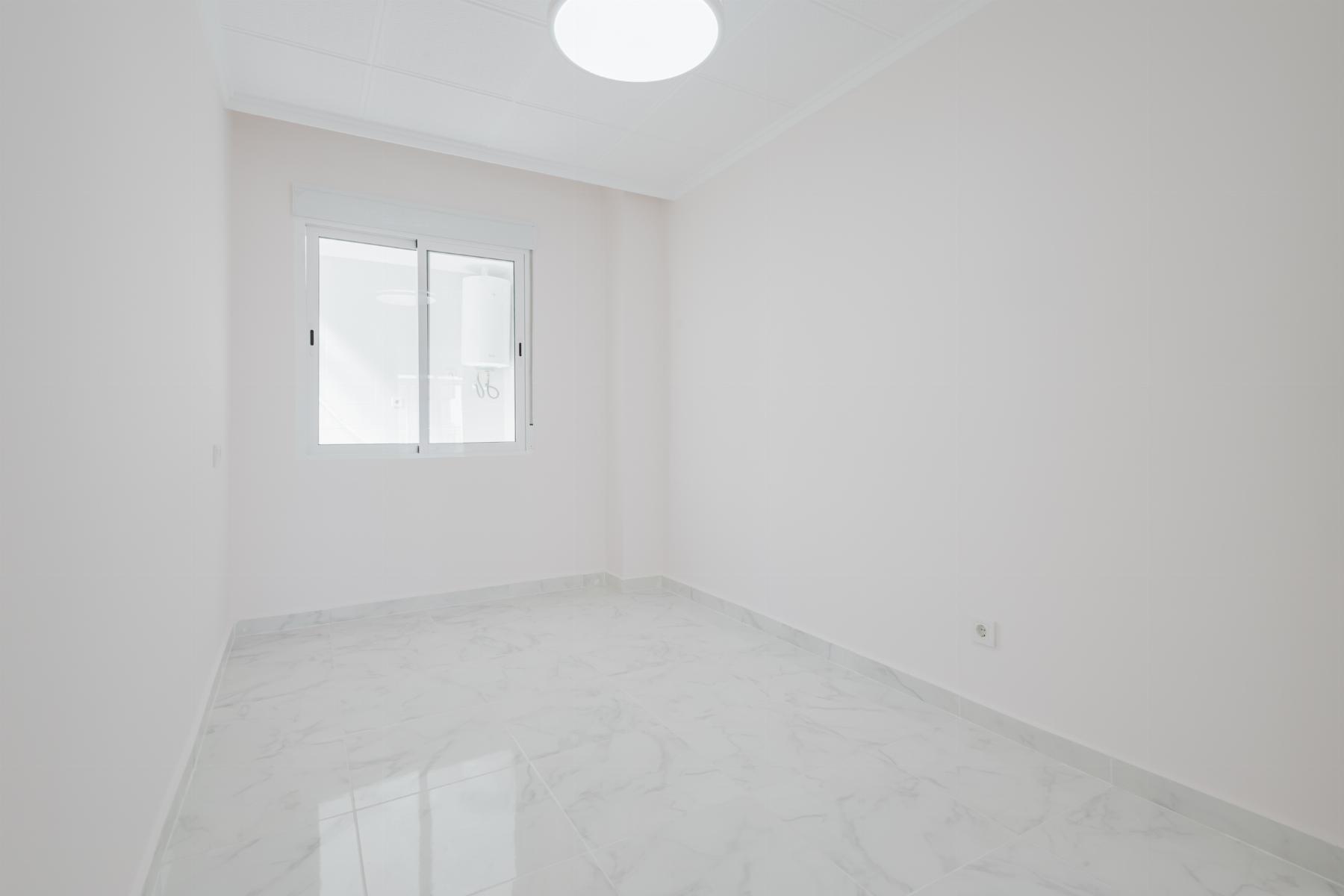 Resale - 3 Bedroom 3 Bathroom Apartamento in Torrevieja - Playa de La Acequion - Alicante Resale - 3 Bedroom 3 Bathroom Apartamento in Torrevieja - Playa de La Acequion - Alicante
