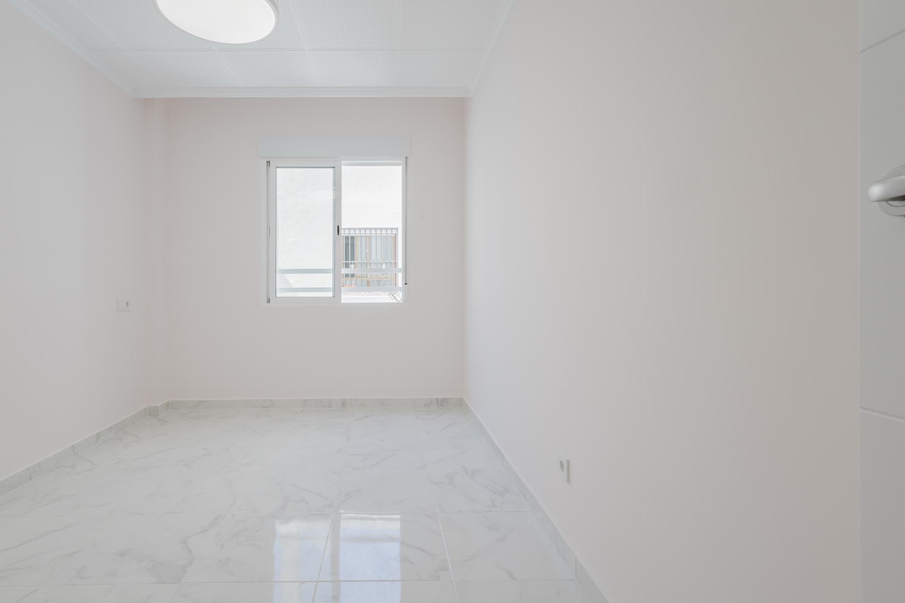 Resale - 3 Bedroom 3 Bathroom Apartamento in Torrevieja - Playa de La Acequion - Alicante Resale - 3 Bedroom 3 Bathroom Apartamento in Torrevieja - Playa de La Acequion - Alicante
