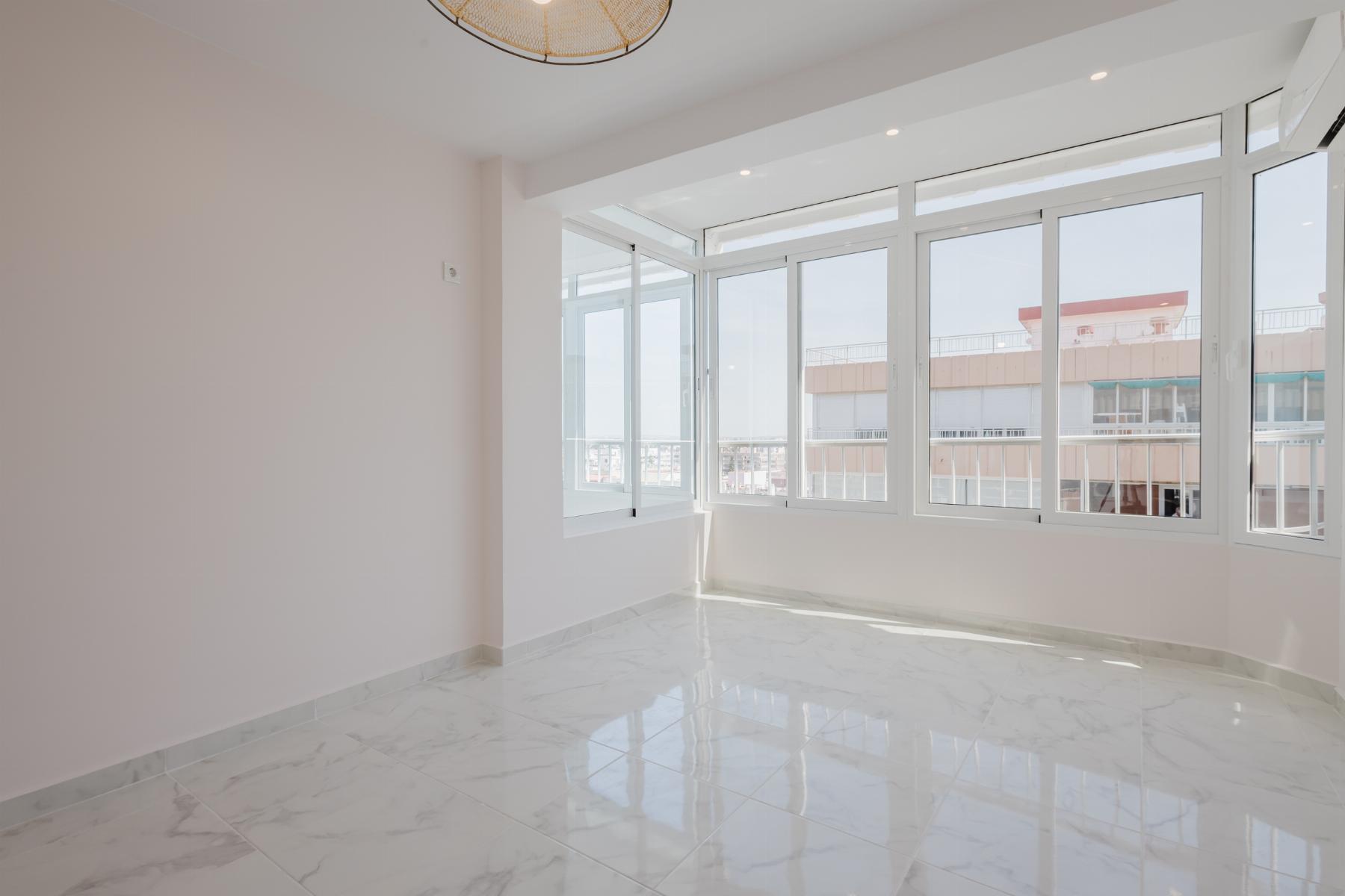 Resale - 3 Bedroom 3 Bathroom Apartamento in Torrevieja - Playa de La Acequion - Alicante Resale - 3 Bedroom 3 Bathroom Apartamento in Torrevieja - Playa de La Acequion - Alicante