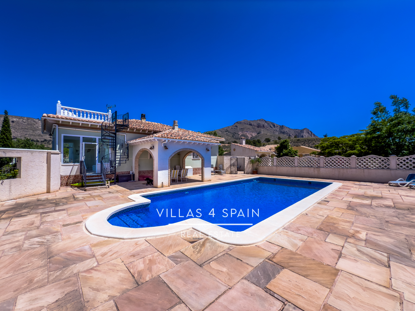 Resale - 3 Bedroom 3 Bathroom Villa with private pool and large plot in Macisvenda - cam. de la boquera - Murcia Resale - 3 Bedroom 3 Bathroom Villa with private pool and large plot in Macisvenda - cam. de la boquera - Murcia