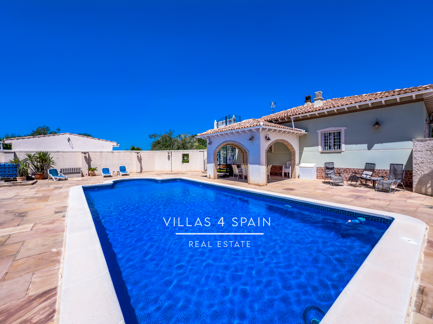 Resale - 3 Bedroom 3 Bathroom Villa with private pool and large plot in Macisvenda - cam. de la boquera - Murcia Resale - 3 Bedroom 3 Bathroom Villa with private pool and large plot in Macisvenda - cam. de la boquera - Murcia
