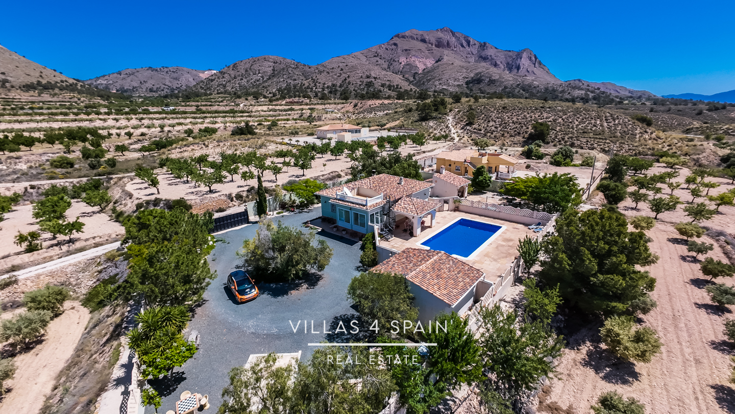 Resale - 3 Bedroom 3 Bathroom Villa with private pool and large plot in Macisvenda - cam. de la boquera - Murcia Resale - 3 Bedroom 3 Bathroom Villa with private pool and large plot in Macisvenda - cam. de la boquera - Murcia
