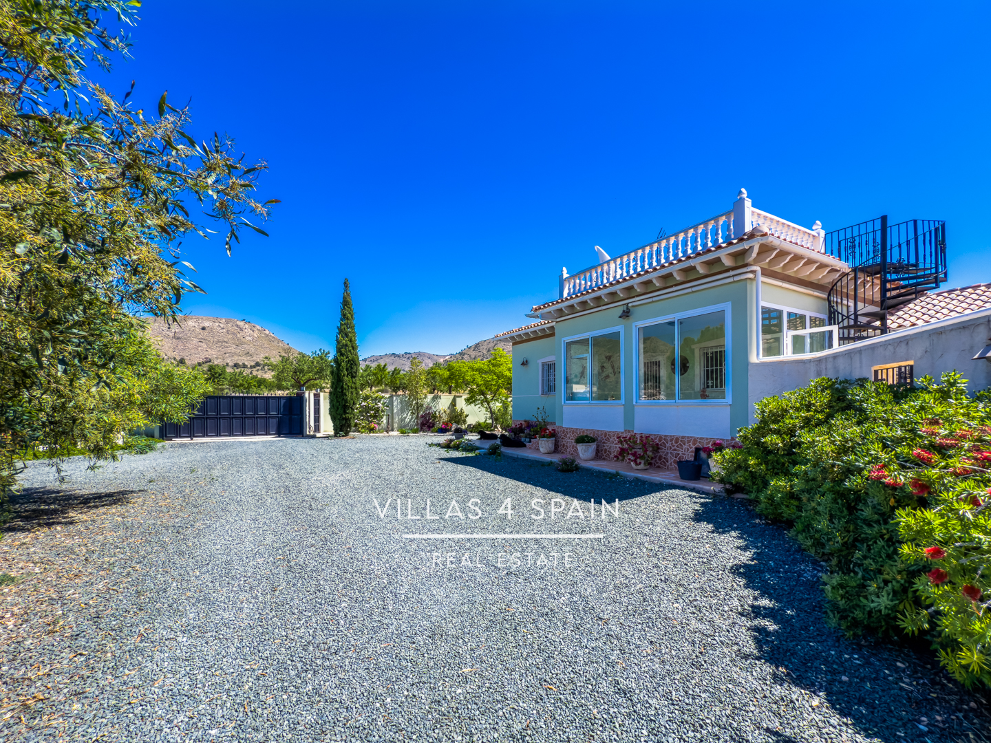 Resale - 3 Bedroom 3 Bathroom Villa with private pool and large plot in Macisvenda - cam. de la boquera - Murcia Resale - 3 Bedroom 3 Bathroom Villa with private pool and large plot in Macisvenda - cam. de la boquera - Murcia