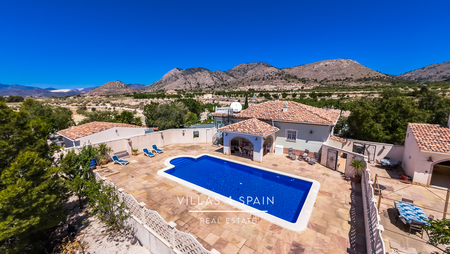 Resale - 3 Bedroom 3 Bathroom Villa with private pool and large plot in Macisvenda - cam. de la boquera - Murcia Resale - 3 Bedroom 3 Bathroom Villa with private pool and large plot in Macisvenda - cam. de la boquera - Murcia
