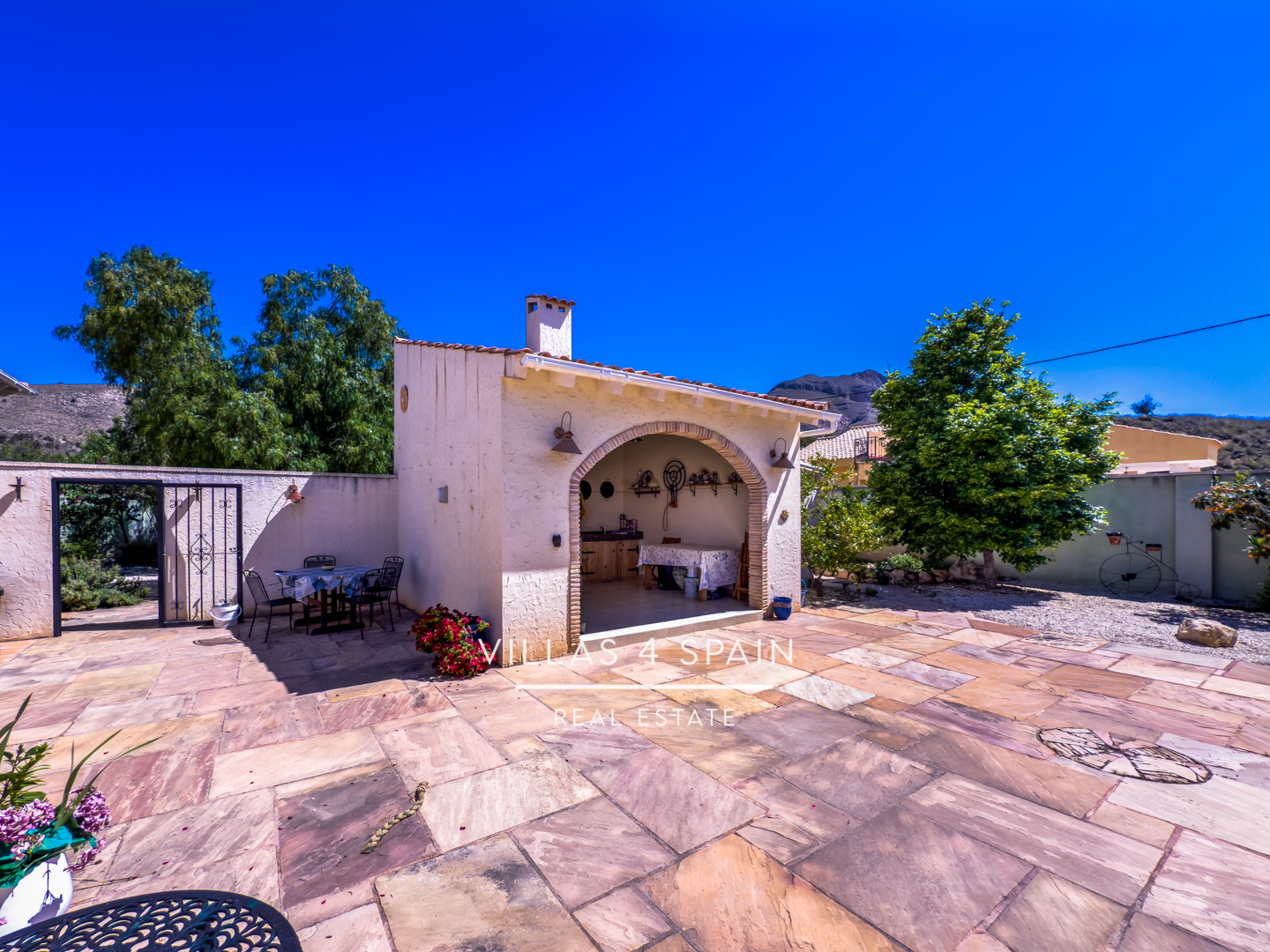 Resale - 3 Bedroom 3 Bathroom Villa with private pool and large plot in Macisvenda - cam. de la boquera - Murcia Resale - 3 Bedroom 3 Bathroom Villa with private pool and large plot in Macisvenda - cam. de la boquera - Murcia