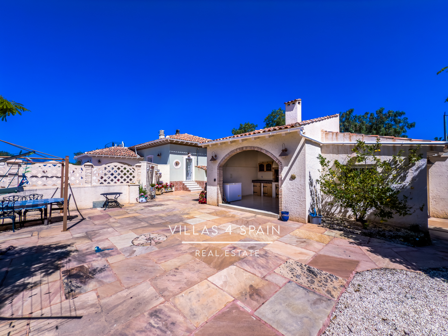 Resale - 3 Bedroom 3 Bathroom Villa with private pool and large plot in Macisvenda - cam. de la boquera - Murcia Resale - 3 Bedroom 3 Bathroom Villa with private pool and large plot in Macisvenda - cam. de la boquera - Murcia