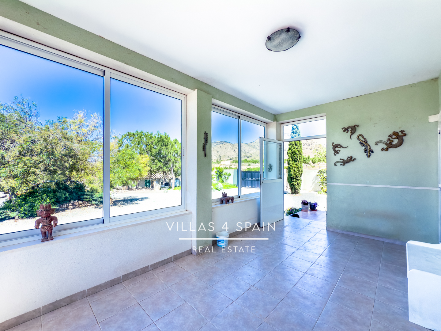 Resale - 3 Bedroom 3 Bathroom Villa with private pool and large plot in Macisvenda - cam. de la boquera - Murcia Resale - 3 Bedroom 3 Bathroom Villa with private pool and large plot in Macisvenda - cam. de la boquera - Murcia