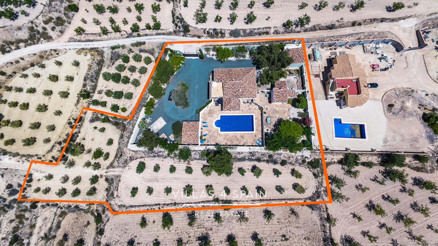 Resale - 3 Bedroom 3 Bathroom Villa with private pool and large plot in Macisvenda - cam. de la boquera - Murcia Resale - 3 Bedroom 3 Bathroom Villa with private pool and large plot in Macisvenda - cam. de la boquera - Murcia