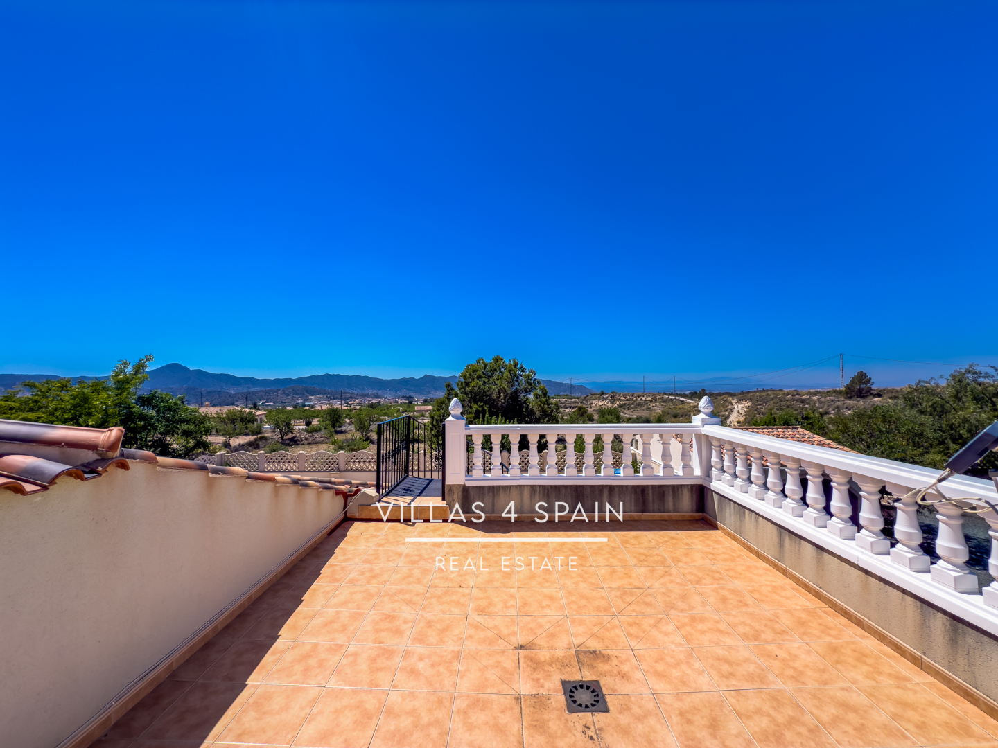 Resale - 3 Bedroom 3 Bathroom Villa with private pool and large plot in Macisvenda - cam. de la boquera - Murcia Resale - 3 Bedroom 3 Bathroom Villa with private pool and large plot in Macisvenda - cam. de la boquera - Murcia