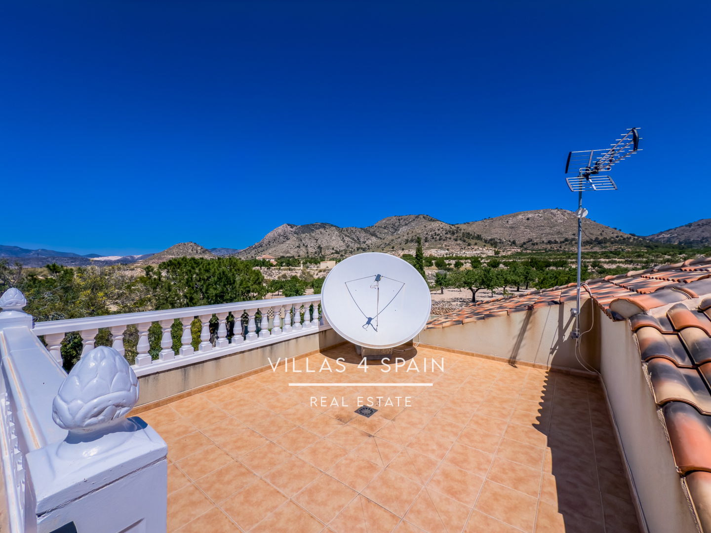 Resale - 3 Bedroom 3 Bathroom Villa with private pool and large plot in Macisvenda - cam. de la boquera - Murcia Resale - 3 Bedroom 3 Bathroom Villa with private pool and large plot in Macisvenda - cam. de la boquera - Murcia