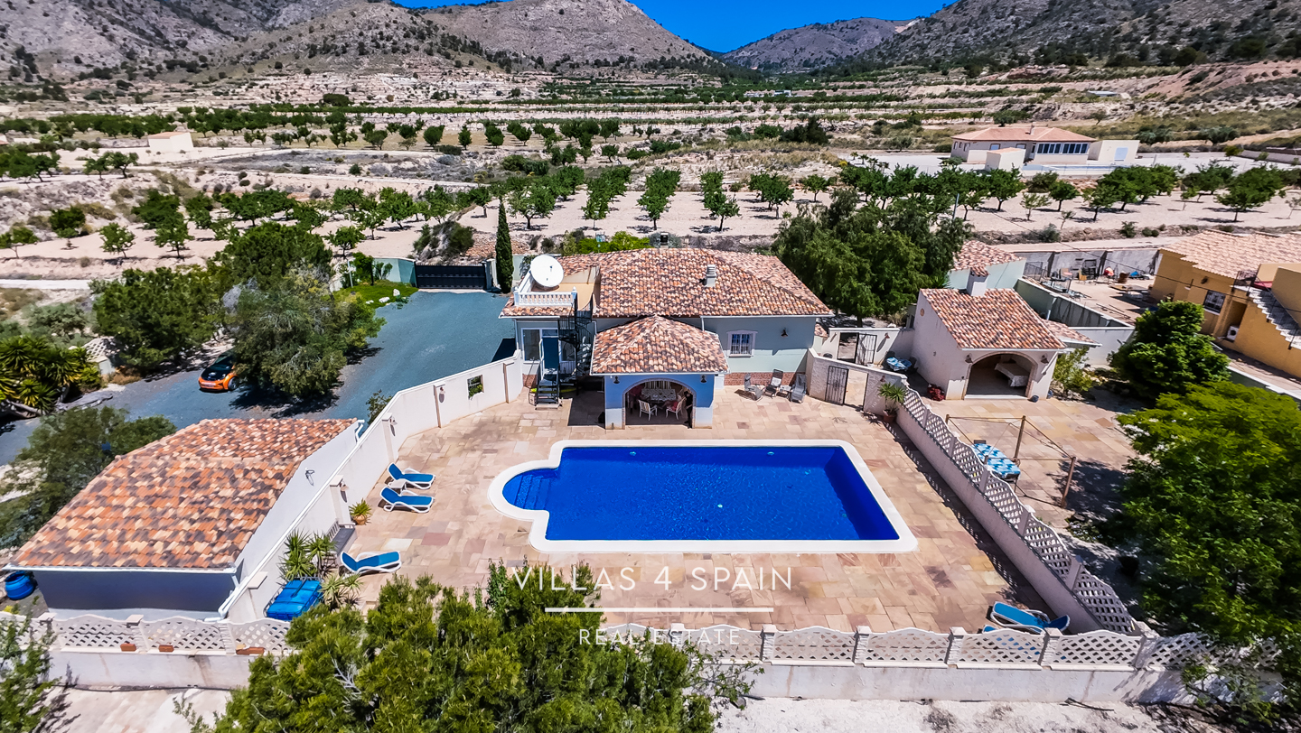 Resale - 3 Bedroom 3 Bathroom Villa with private pool and large plot in Macisvenda - cam. de la boquera - Murcia Resale - 3 Bedroom 3 Bathroom Villa with private pool and large plot in Macisvenda - cam. de la boquera - Murcia