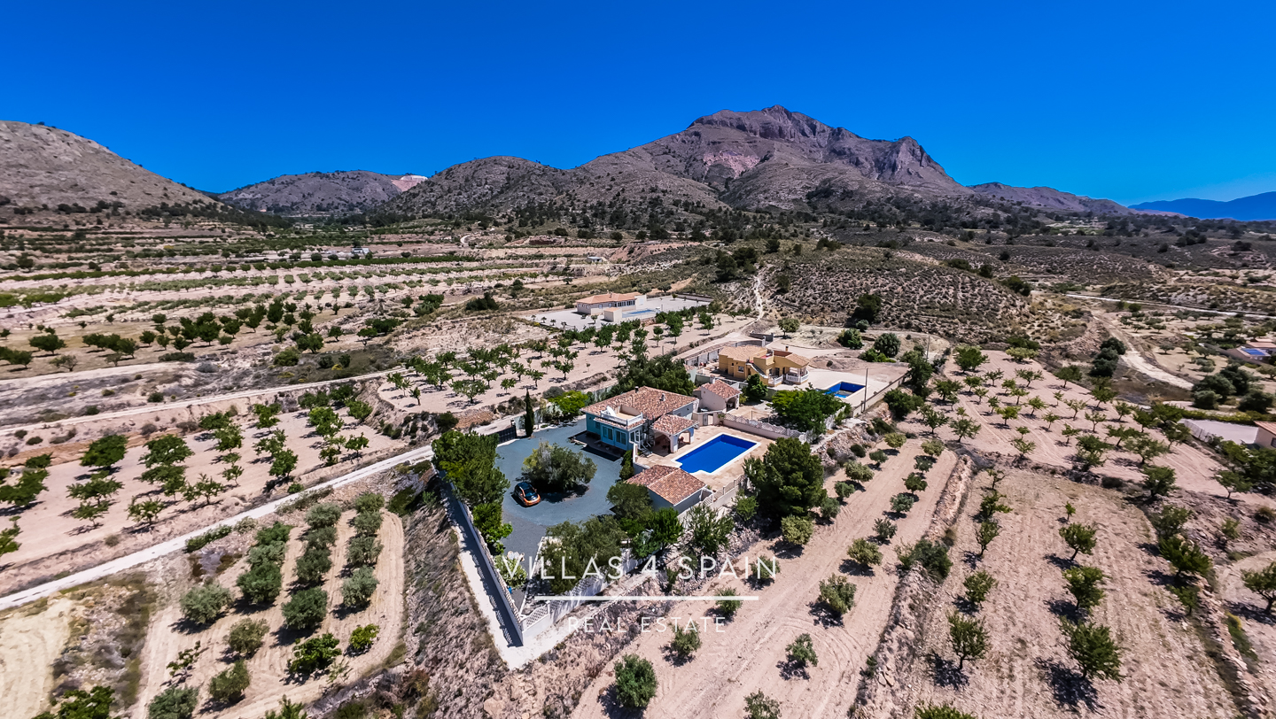 Resale - 3 Bedroom 3 Bathroom Villa with private pool and large plot in Macisvenda - cam. de la boquera - Murcia Resale - 3 Bedroom 3 Bathroom Villa with private pool and large plot in Macisvenda - cam. de la boquera - Murcia
