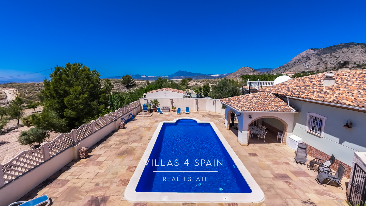 Resale - 3 Bedroom 3 Bathroom Villa with private pool and large plot in Macisvenda - cam. de la boquera - Murcia Resale - 3 Bedroom 3 Bathroom Villa with private pool and large plot in Macisvenda - cam. de la boquera - Murcia