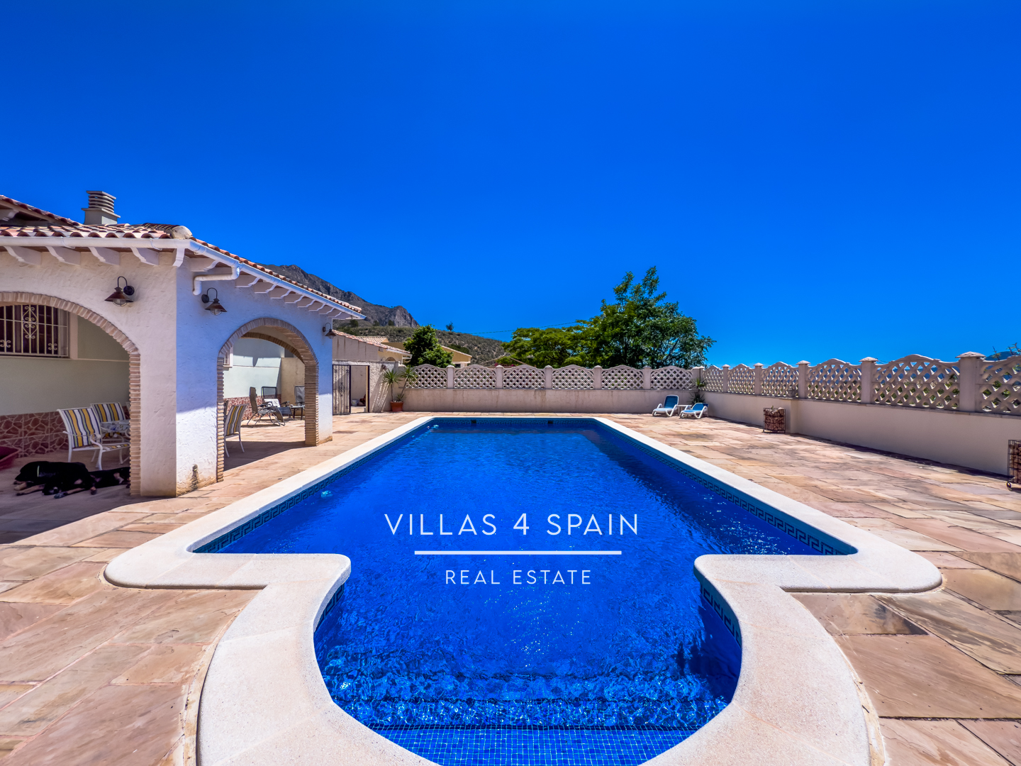 Resale - 3 Bedroom 3 Bathroom Villa with private pool and large plot in Macisvenda - cam. de la boquera - Murcia Resale - 3 Bedroom 3 Bathroom Villa with private pool and large plot in Macisvenda - cam. de la boquera - Murcia