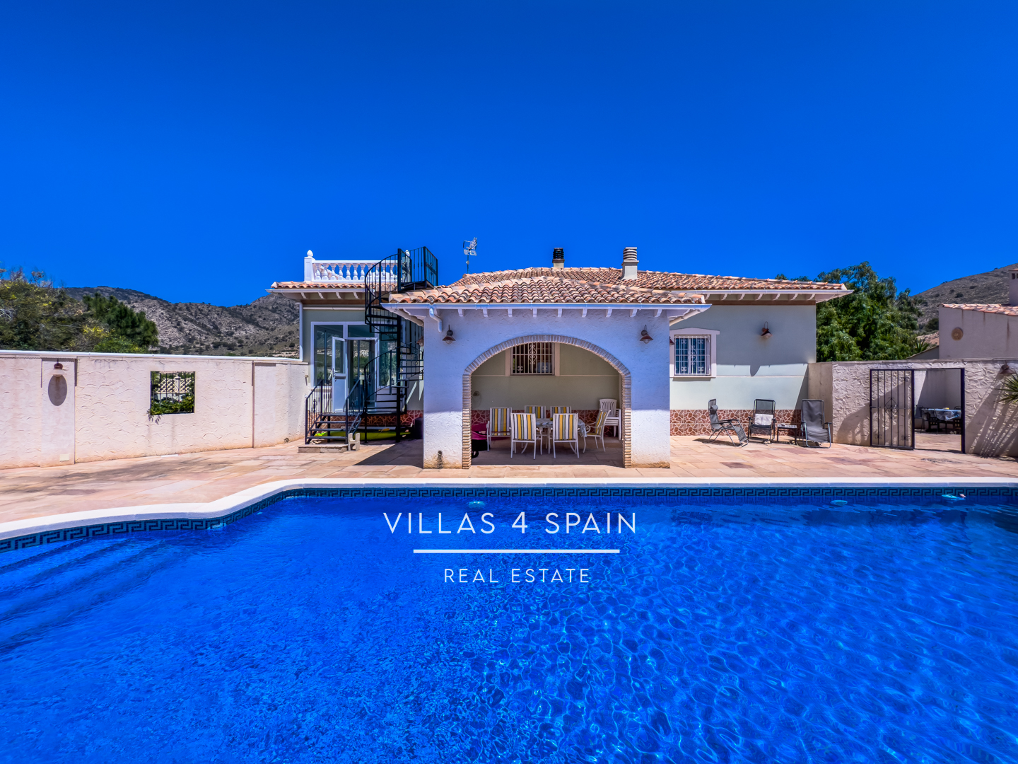 Resale - 3 Bedroom 3 Bathroom Villa with private pool and large plot in Macisvenda - cam. de la boquera - Murcia Resale - 3 Bedroom 3 Bathroom Villa with private pool and large plot in Macisvenda - cam. de la boquera - Murcia