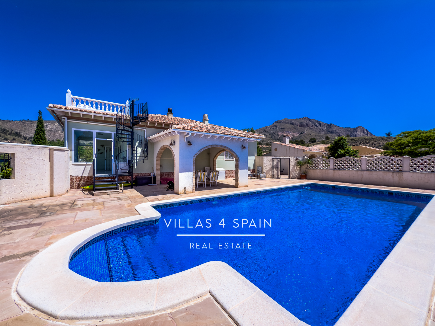 Resale - 3 Bedroom 3 Bathroom Villa with private pool and large plot in Macisvenda - cam. de la boquera - Murcia Resale - 3 Bedroom 3 Bathroom Villa with private pool and large plot in Macisvenda - cam. de la boquera - Murcia