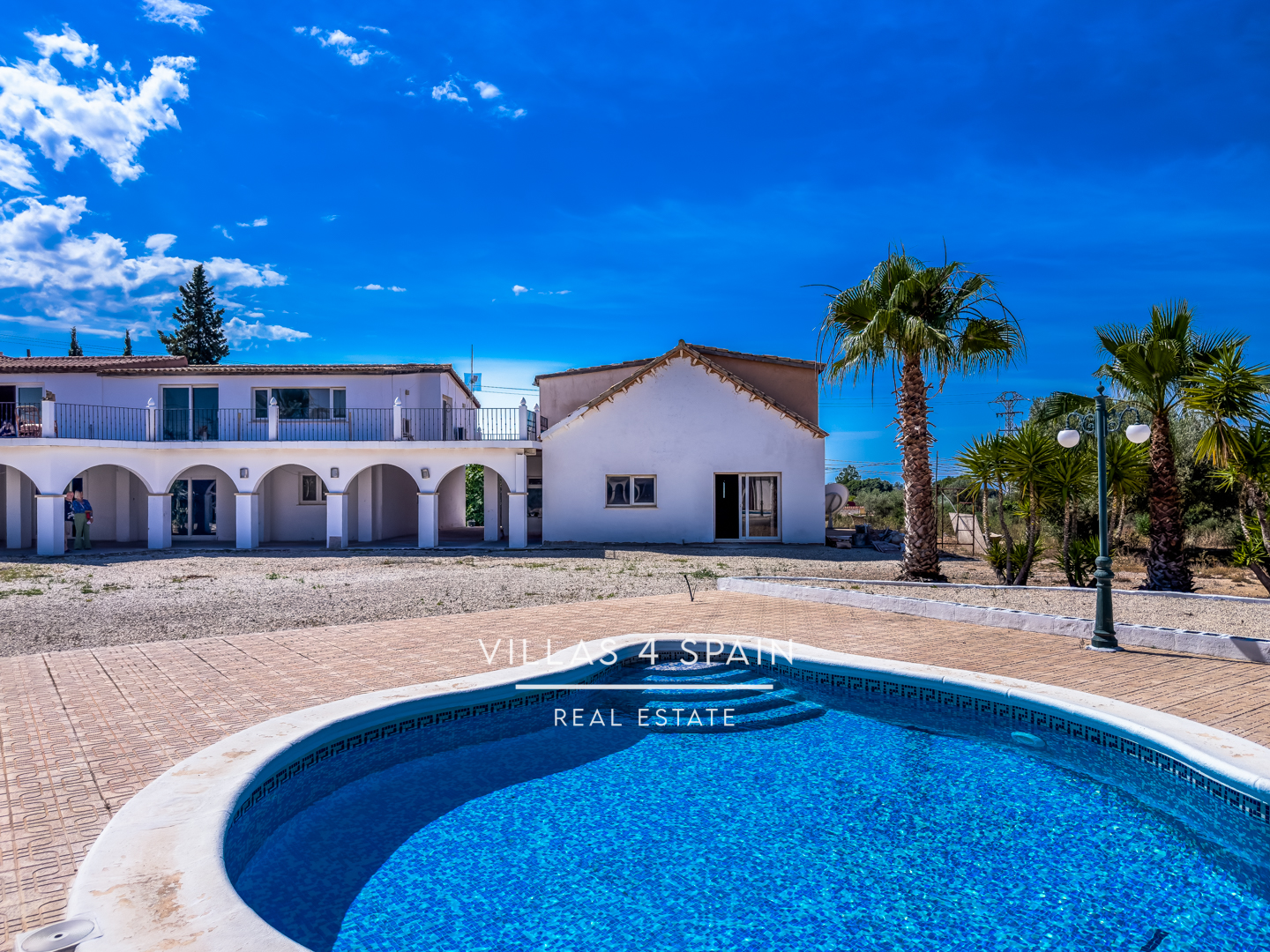 Resale - 12 Bedroom 6 bathroom villa with private pool in crevillente - Partida Ampla - Alicante Resale - 12 Bedroom 6 bathroom villa with private pool in crevillente - Partida Ampla - Alicante