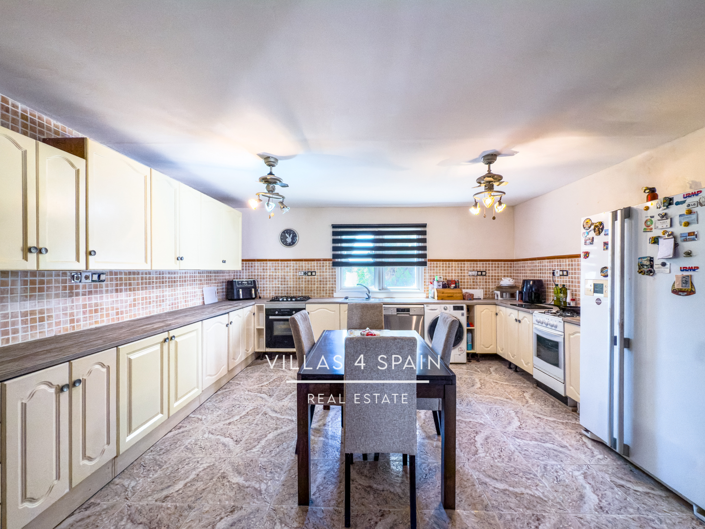 Resale - 12 Bedroom 6 bathroom villa with private pool in crevillente - Partida Ampla - Alicante Resale - 12 Bedroom 6 bathroom villa with private pool in crevillente - Partida Ampla - Alicante