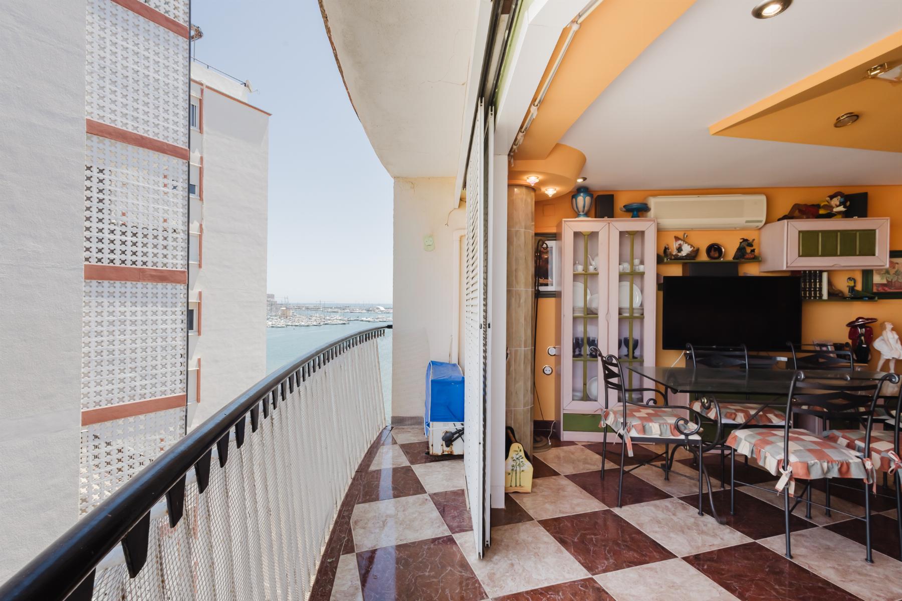 Resale - 3 Bedroom 2 Bathroom Apartamento in Torrevieja - PLAYA NAUFRAGOS - Alicante Resale - 3 Bedroom 2 Bathroom Apartamento in Torrevieja - PLAYA NAUFRAGOS - Alicante