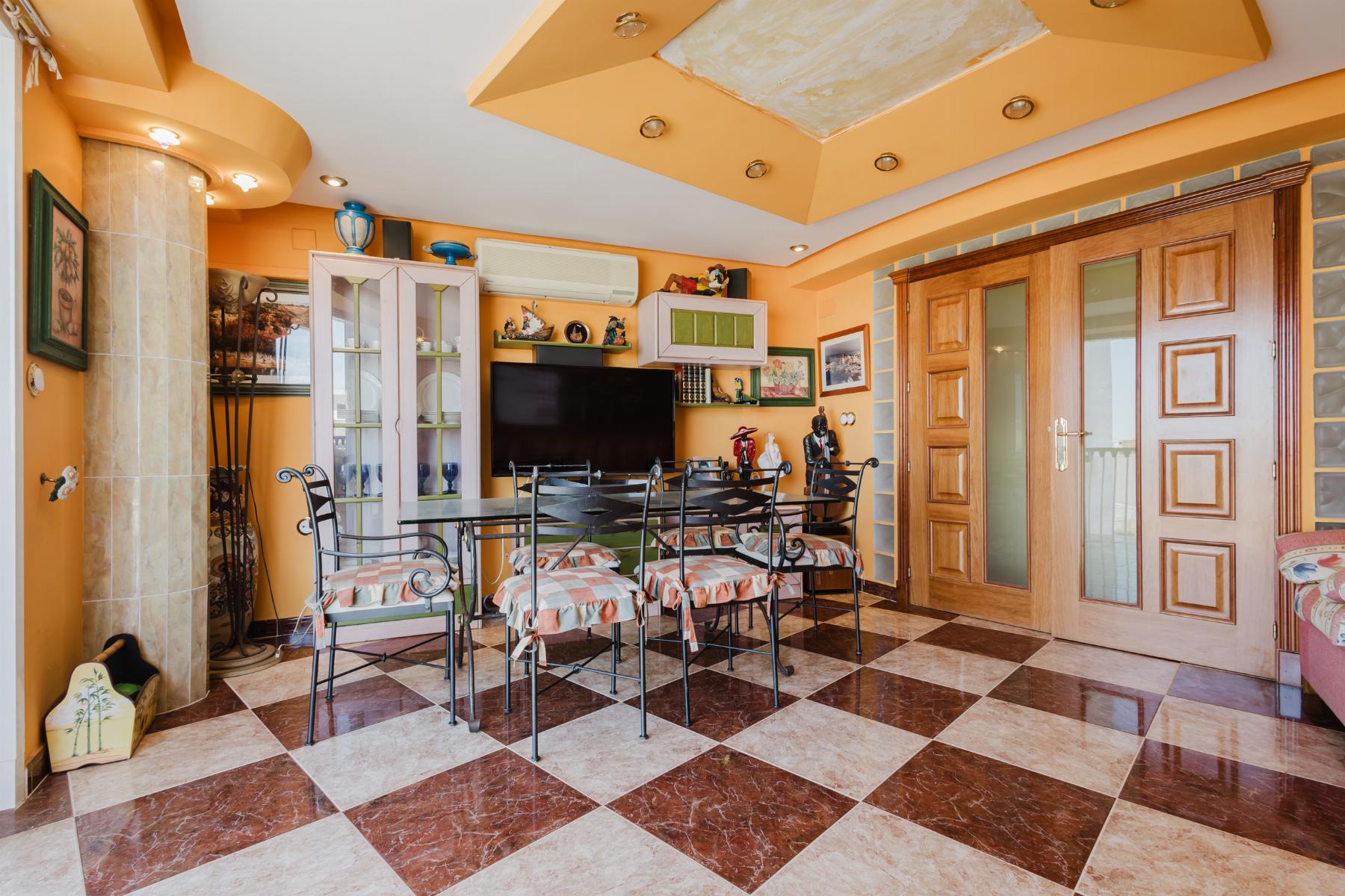 Resale - 3 Bedroom 2 Bathroom Apartamento in Torrevieja - PLAYA NAUFRAGOS - Alicante Resale - 3 Bedroom 2 Bathroom Apartamento in Torrevieja - PLAYA NAUFRAGOS - Alicante