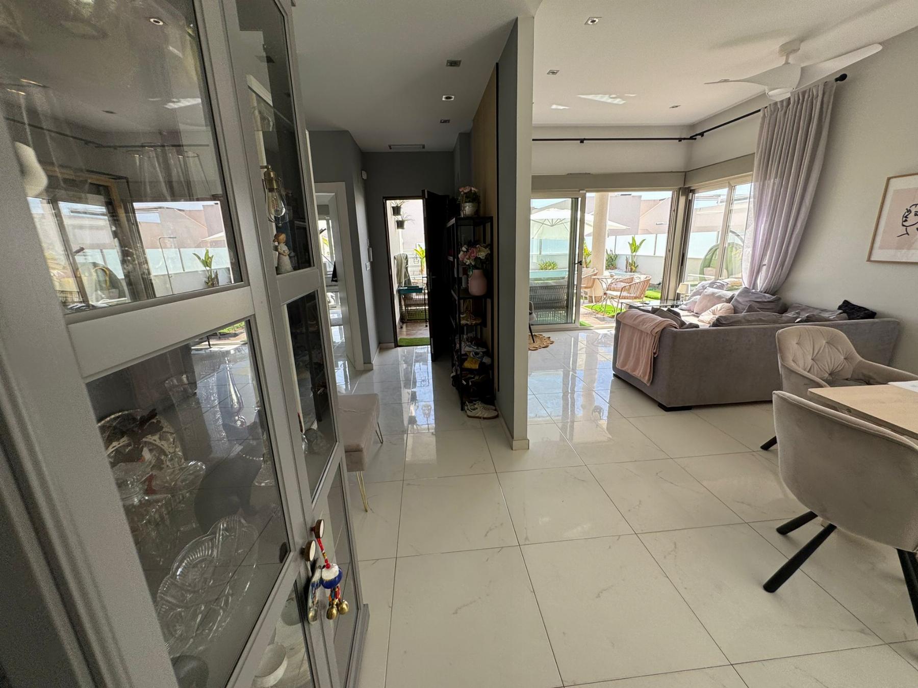 Resale - 5 Bedroom 4 Bathroom Chalet in Orihuela Costa - Villamartin - Alicante Resale - 5 Bedroom 4 Bathroom Chalet in Orihuela Costa - Villamartin - Alicante