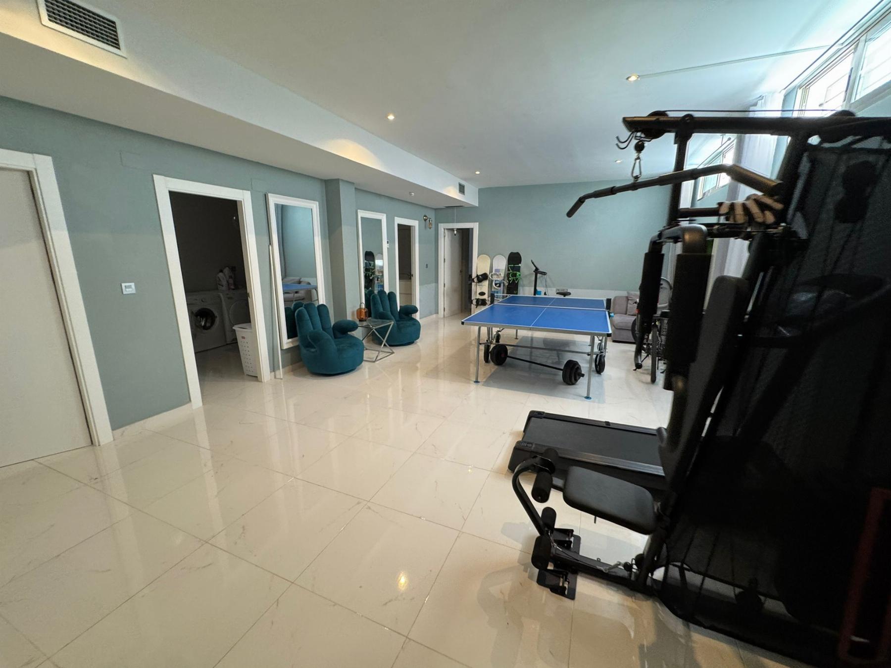 Resale - 5 Bedroom 4 Bathroom Chalet in Orihuela Costa - Villamartin - Alicante Resale - 5 Bedroom 4 Bathroom Chalet in Orihuela Costa - Villamartin - Alicante