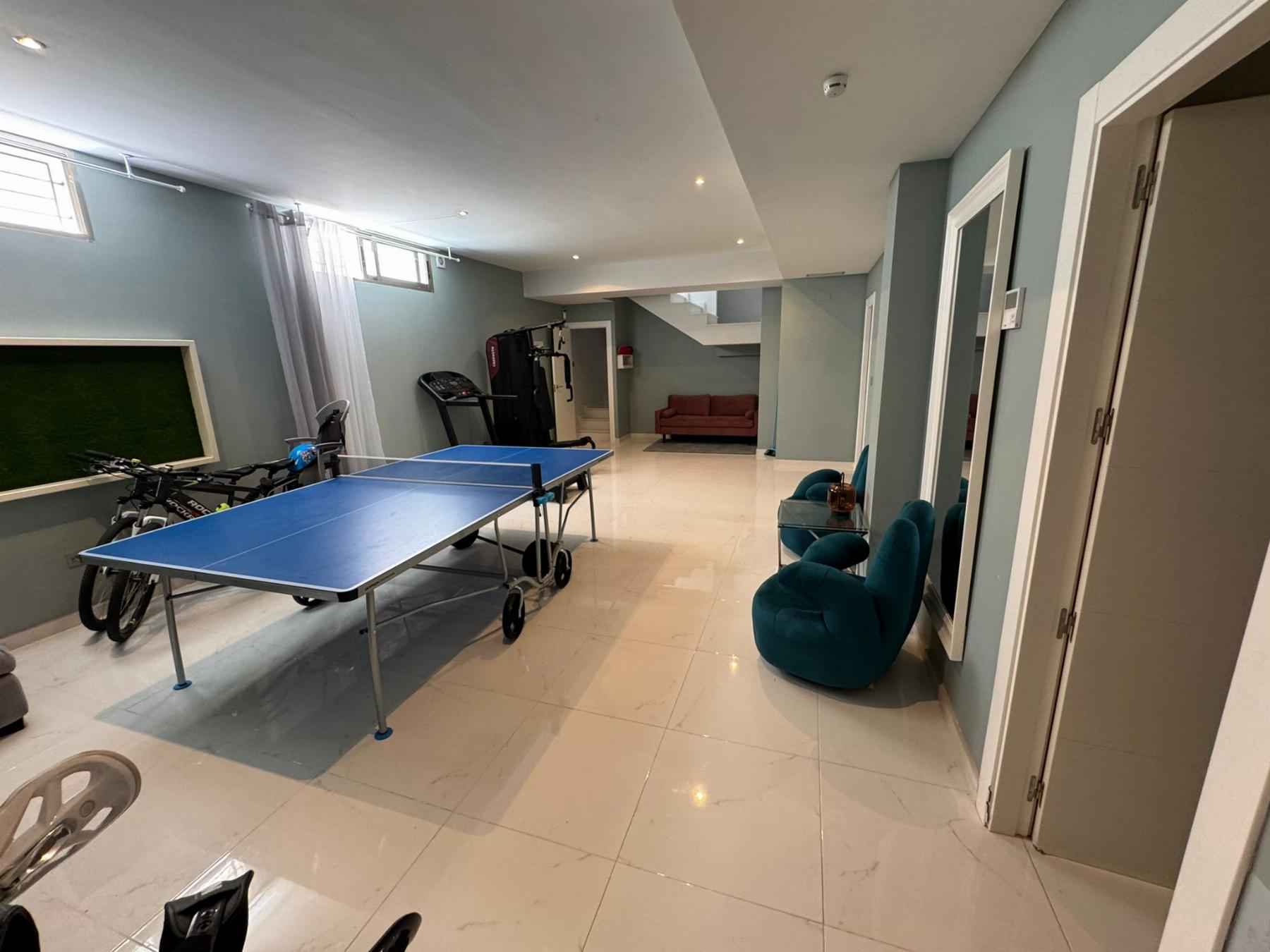 Resale - 5 Bedroom 4 Bathroom Chalet in Orihuela Costa - Villamartin - Alicante Resale - 5 Bedroom 4 Bathroom Chalet in Orihuela Costa - Villamartin - Alicante