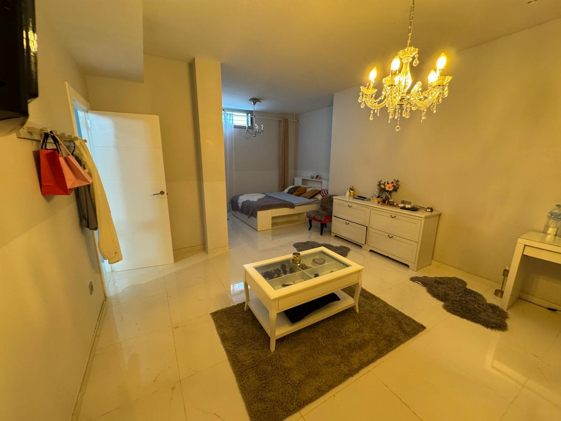 Resale - 5 Bedroom 4 Bathroom Chalet in Orihuela Costa - Villamartin - Alicante Resale - 5 Bedroom 4 Bathroom Chalet in Orihuela Costa - Villamartin - Alicante