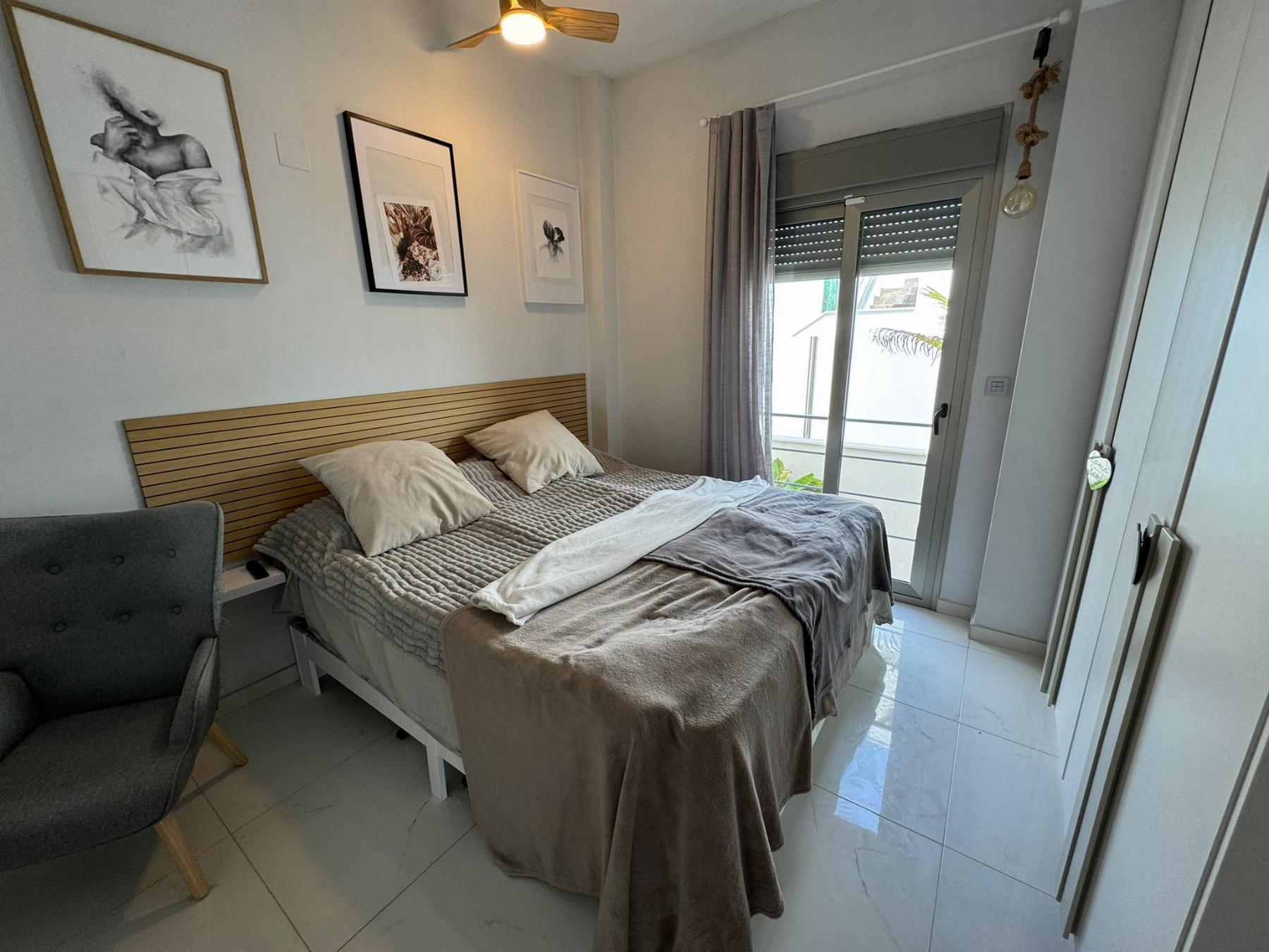 Resale - 5 Bedroom 4 Bathroom Chalet in Orihuela Costa - Villamartin - Alicante Resale - 5 Bedroom 4 Bathroom Chalet in Orihuela Costa - Villamartin - Alicante