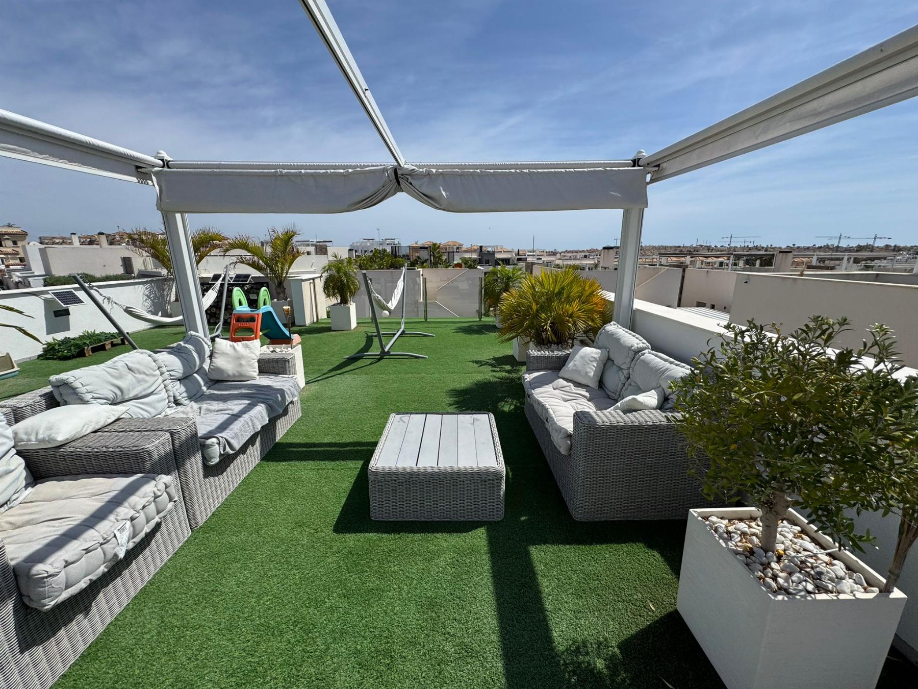 Resale - 5 Bedroom 4 Bathroom Chalet in Orihuela Costa - Villamartin - Alicante Resale - 5 Bedroom 4 Bathroom Chalet in Orihuela Costa - Villamartin - Alicante