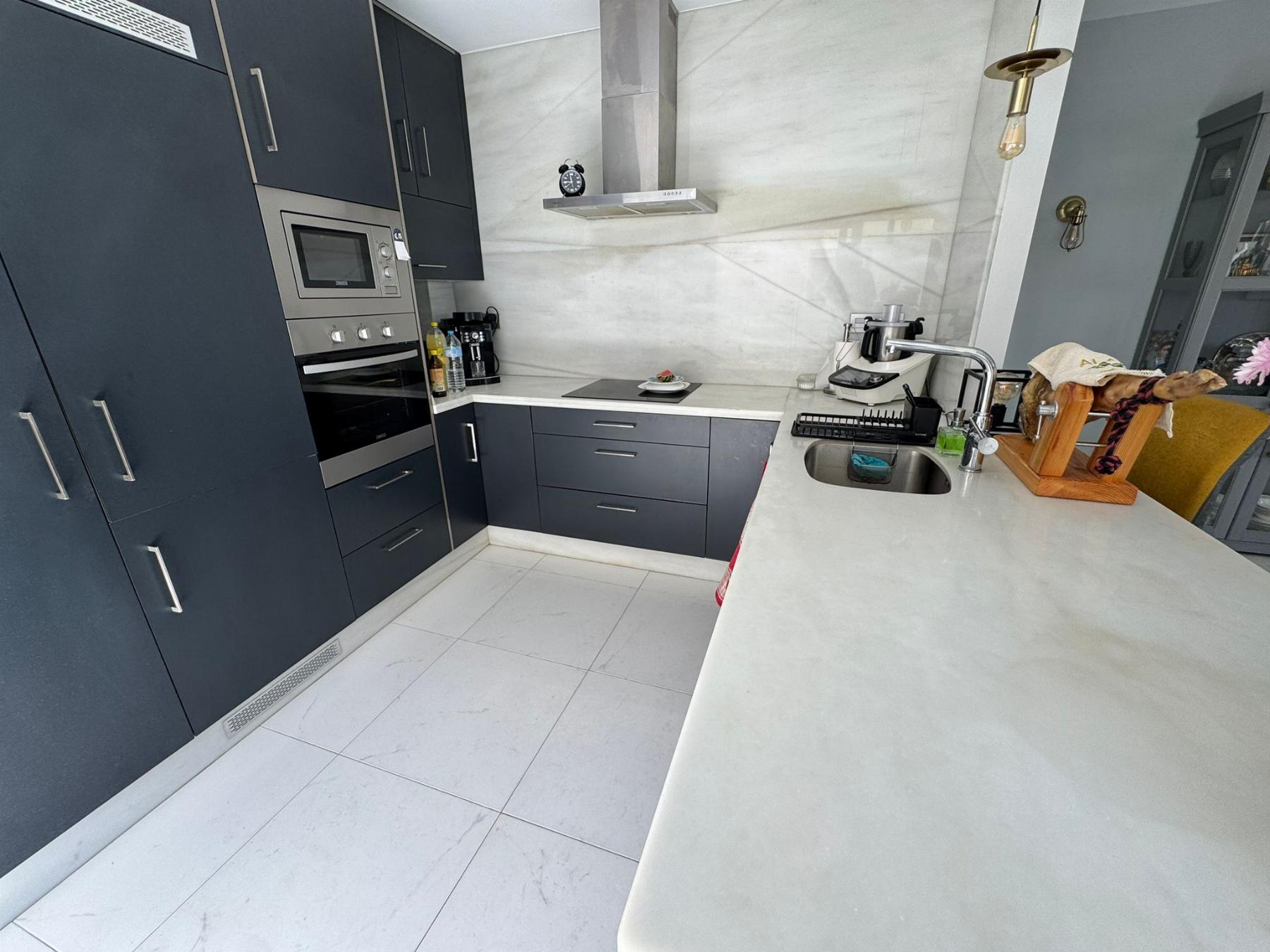 Resale - 5 Bedroom 4 Bathroom Chalet in Orihuela Costa - Villamartin - Alicante Resale - 5 Bedroom 4 Bathroom Chalet in Orihuela Costa - Villamartin - Alicante
