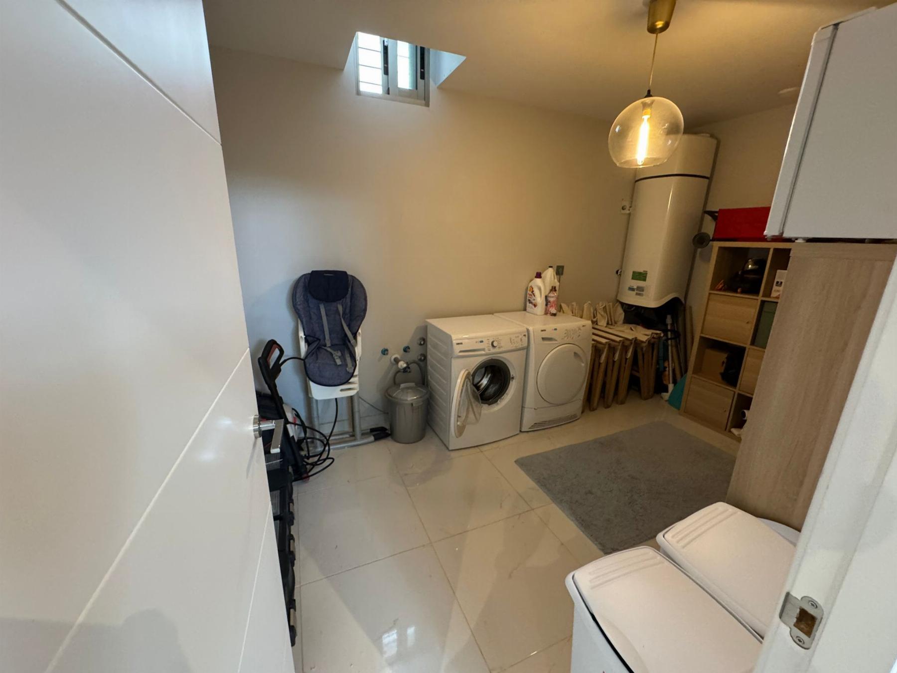 Resale - 5 Bedroom 4 Bathroom Chalet in Orihuela Costa - Villamartin - Alicante Resale - 5 Bedroom 4 Bathroom Chalet in Orihuela Costa - Villamartin - Alicante