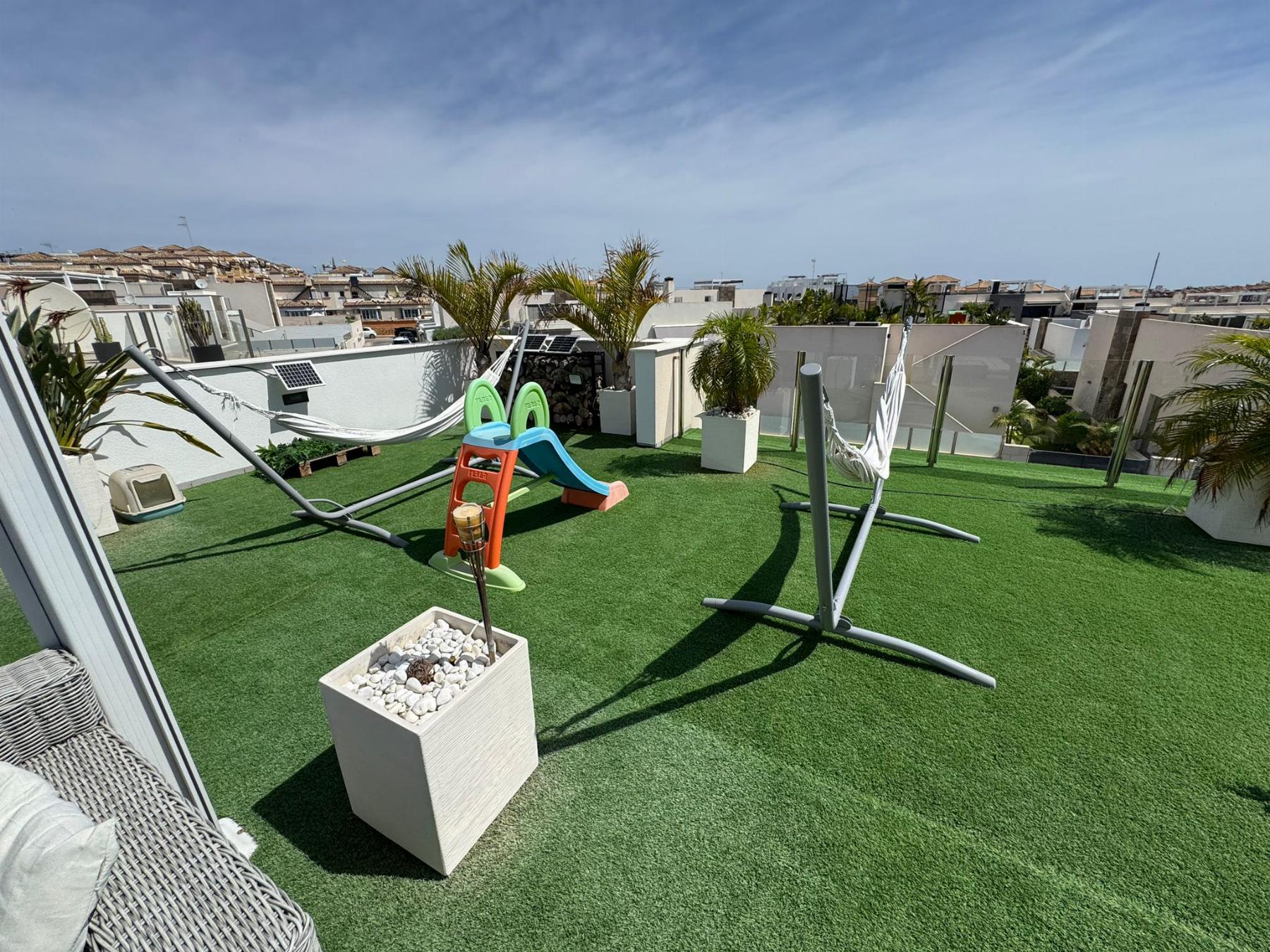 Resale - 5 Bedroom 4 Bathroom Chalet in Orihuela Costa - Villamartin - Alicante Resale - 5 Bedroom 4 Bathroom Chalet in Orihuela Costa - Villamartin - Alicante