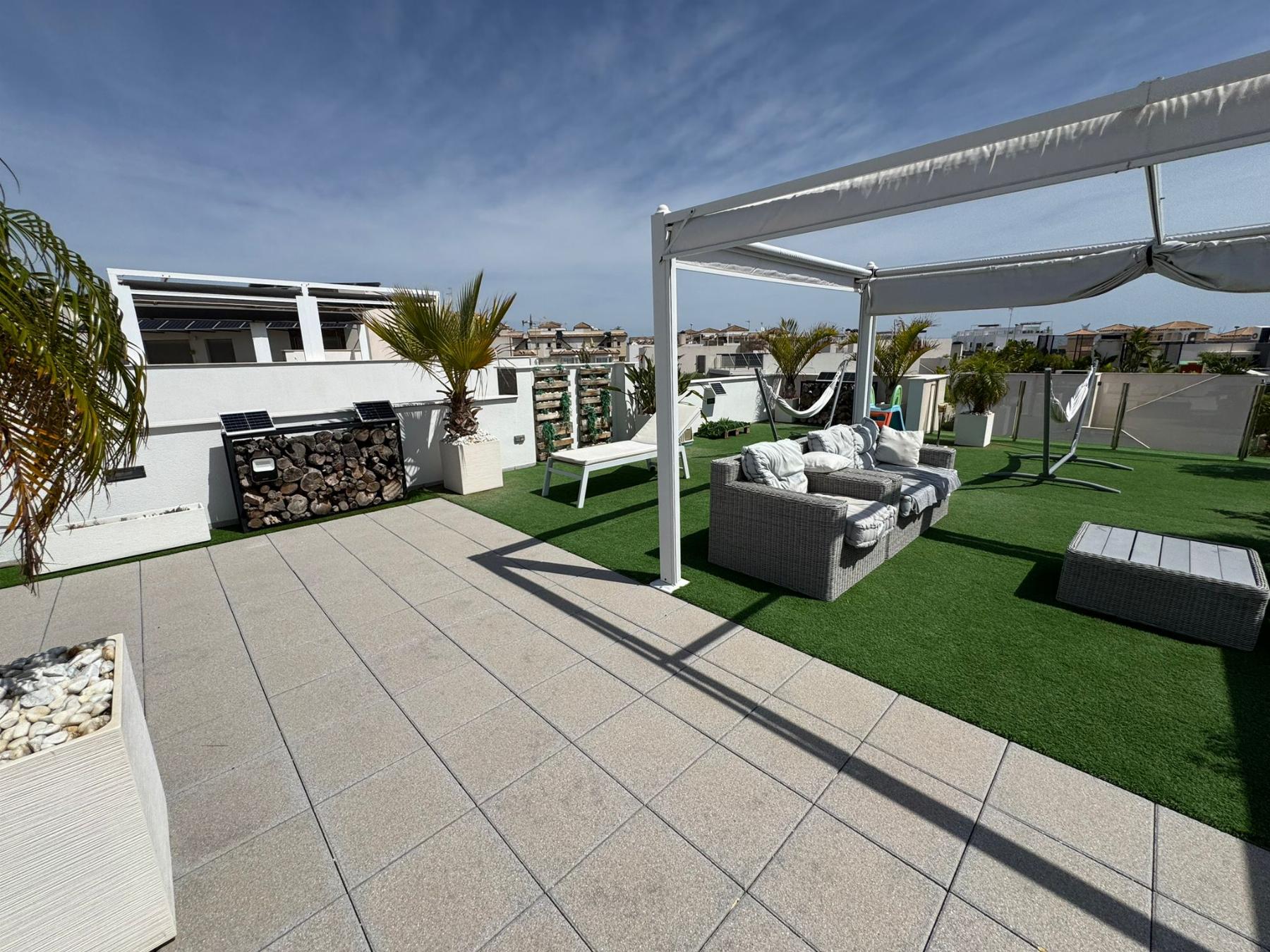 Resale - 5 Bedroom 4 Bathroom Chalet in Orihuela Costa - Villamartin - Alicante Resale - 5 Bedroom 4 Bathroom Chalet in Orihuela Costa - Villamartin - Alicante