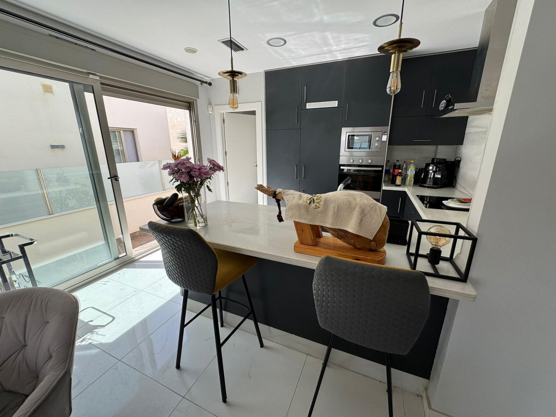 Resale - 5 Bedroom 4 Bathroom Chalet in Orihuela Costa - Villamartin - Alicante Resale - 5 Bedroom 4 Bathroom Chalet in Orihuela Costa - Villamartin - Alicante