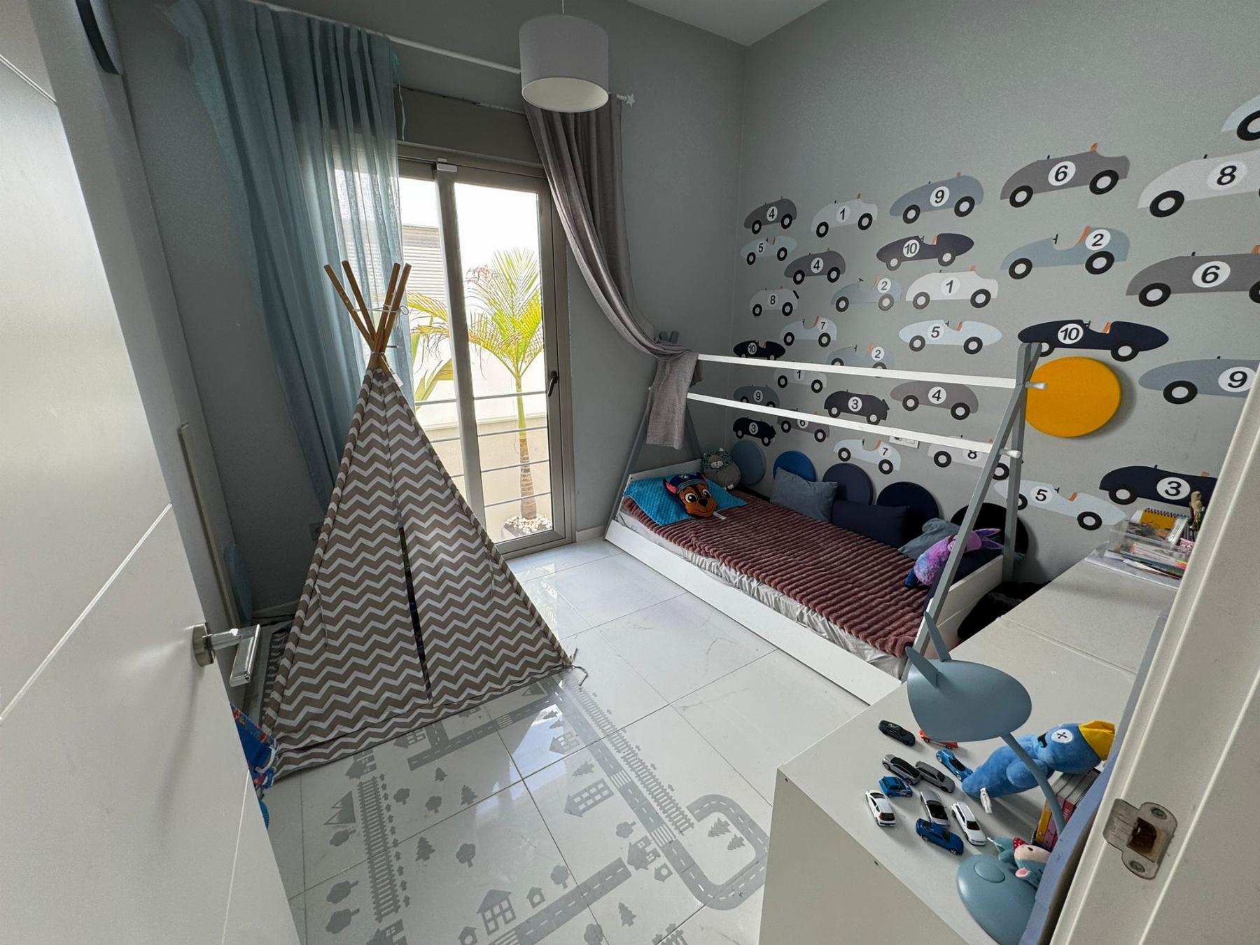 Resale - 5 Bedroom 4 Bathroom Chalet in Orihuela Costa - Villamartin - Alicante Resale - 5 Bedroom 4 Bathroom Chalet in Orihuela Costa - Villamartin - Alicante