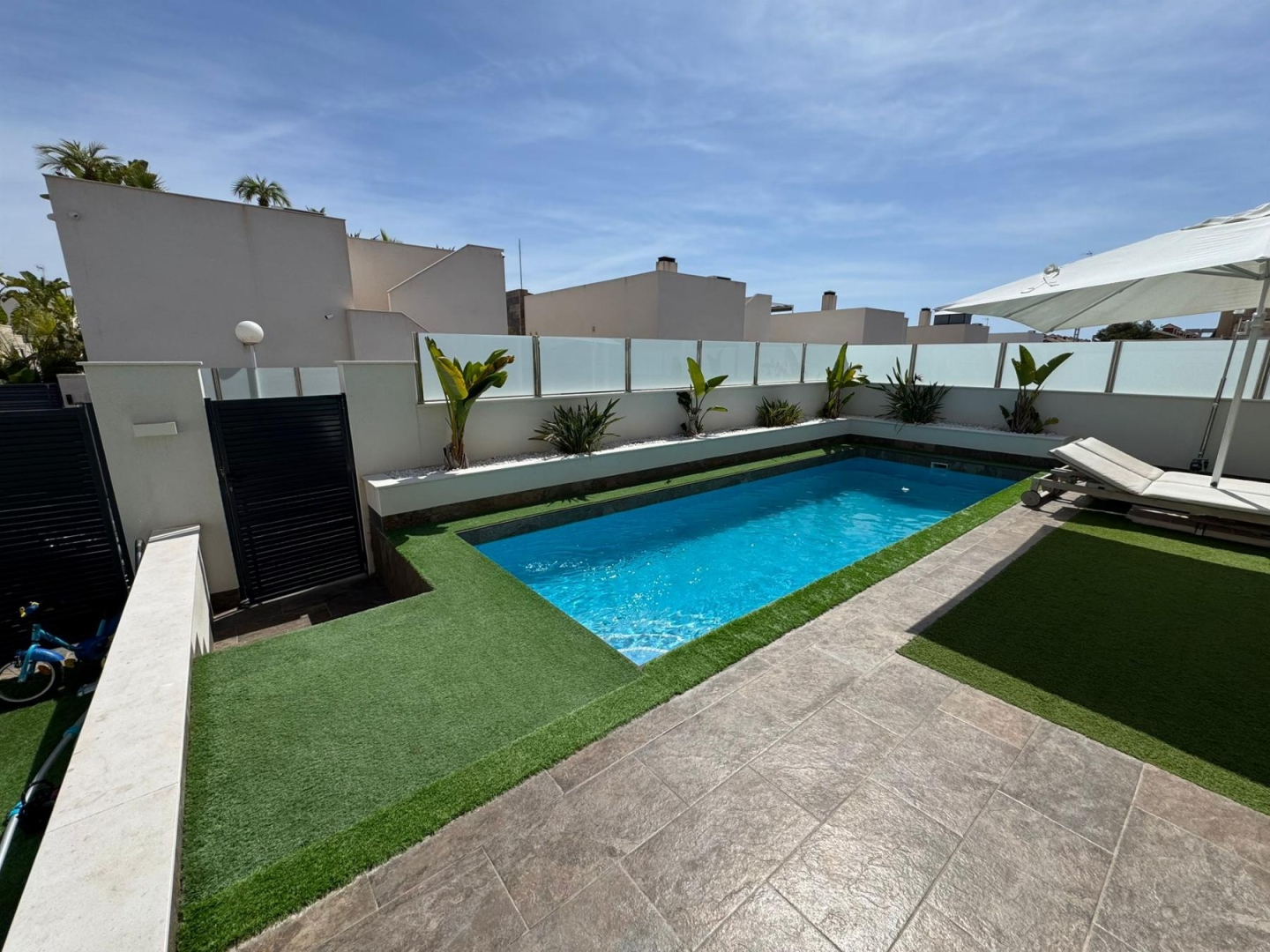 5 Bedroom 4 Bathroom Chalet in Orihuela Costa
