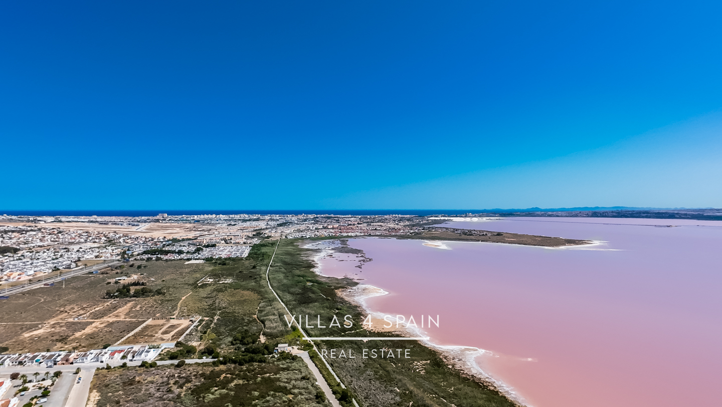 Resale - 2 Bedroom 1 bathroom Fully Renovated Town house with front garden in Torrevieja, San Luis - calle Zarauz - Alicante Resale - 2 Bedroom 1 bathroom Fully Renovated Town house with front garden in Torrevieja, San Luis - calle Zarauz - Alicante