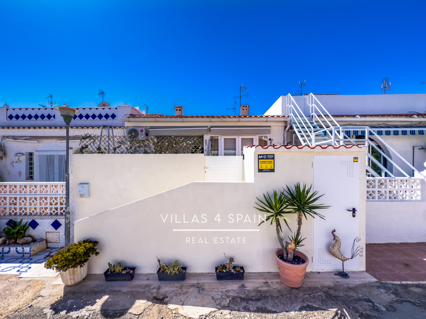 Resale - 2 Bedroom 1 bathroom Fully Renovated Town house with front garden in Torrevieja, San Luis - calle Zarauz - Alicante Resale - 2 Bedroom 1 bathroom Fully Renovated Town house with front garden in Torrevieja, San Luis - calle Zarauz - Alicante