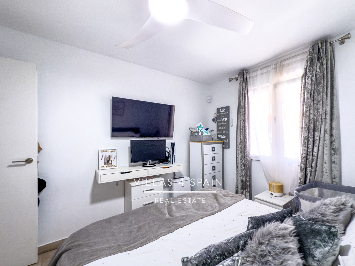 Resale - 2 Bedroom 1 bathroom Fully Renovated Town house with front garden in Torrevieja, San Luis - calle Zarauz - Alicante Resale - 2 Bedroom 1 bathroom Fully Renovated Town house with front garden in Torrevieja, San Luis - calle Zarauz - Alicante