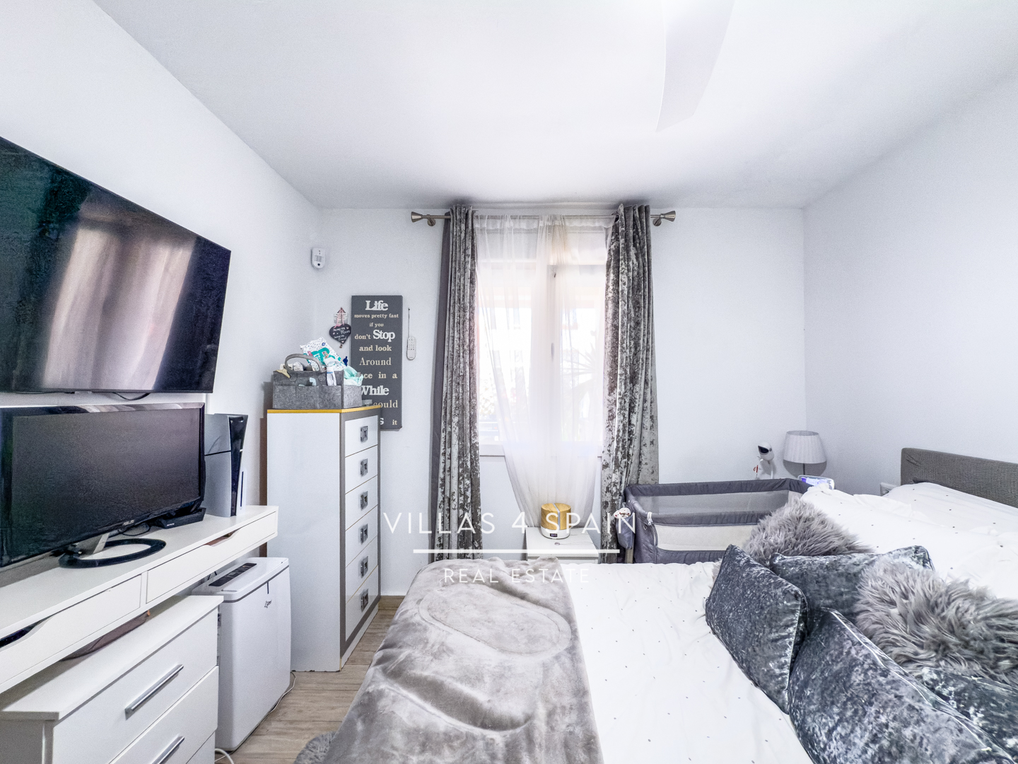 Resale - 2 Bedroom 1 bathroom Fully Renovated Town house with front garden in Torrevieja, San Luis - calle Zarauz - Alicante Resale - 2 Bedroom 1 bathroom Fully Renovated Town house with front garden in Torrevieja, San Luis - calle Zarauz - Alicante