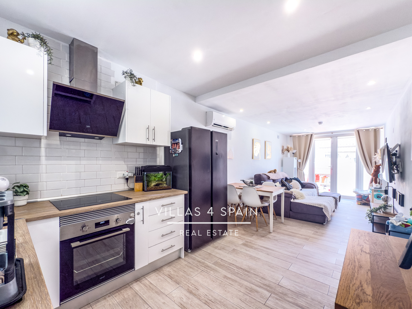 Resale - 2 Bedroom 1 bathroom Fully Renovated Town house with front garden in Torrevieja, San Luis - calle Zarauz - Alicante Resale - 2 Bedroom 1 bathroom Fully Renovated Town house with front garden in Torrevieja, San Luis - calle Zarauz - Alicante